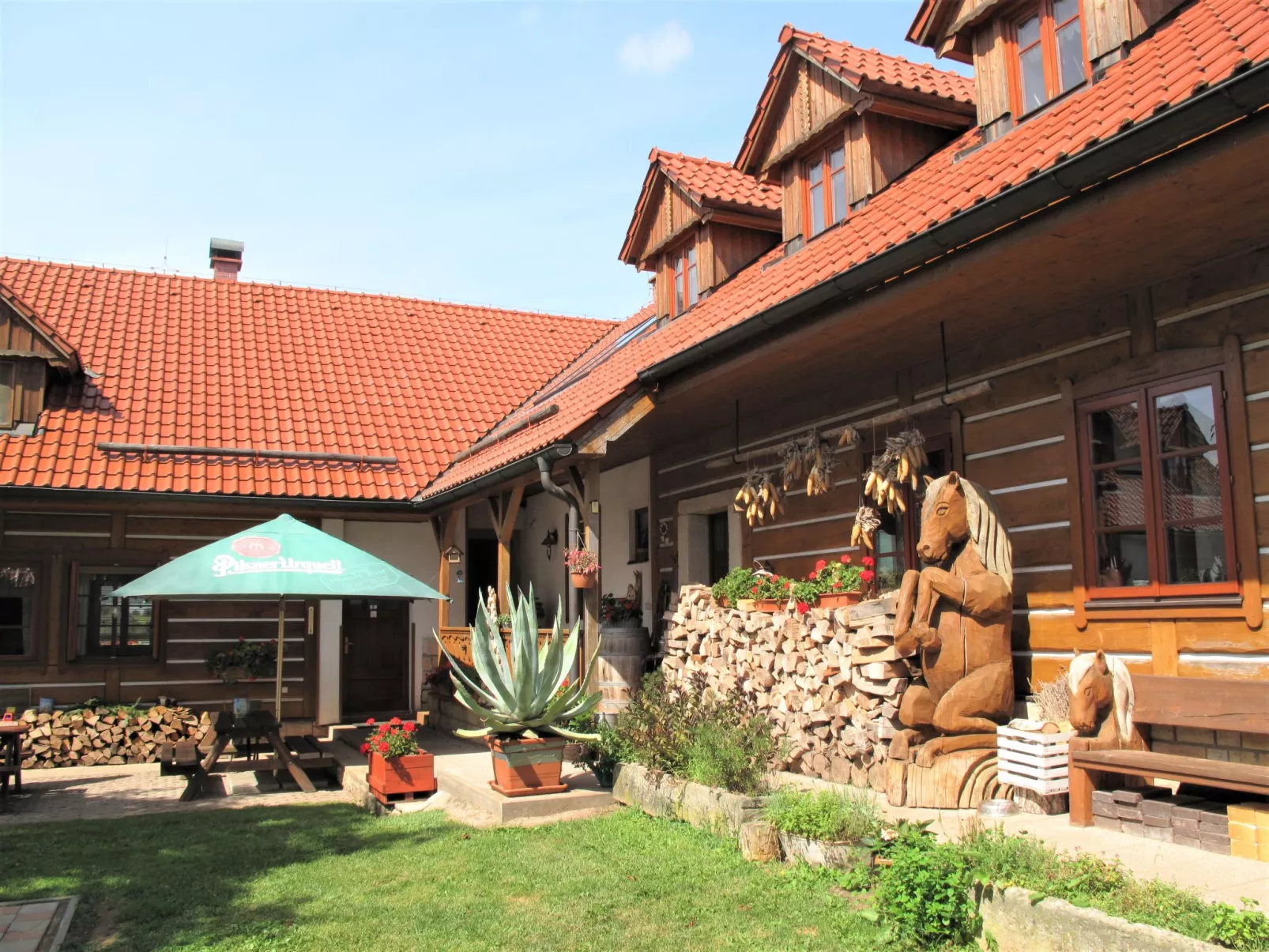 Růžovka-Outside
