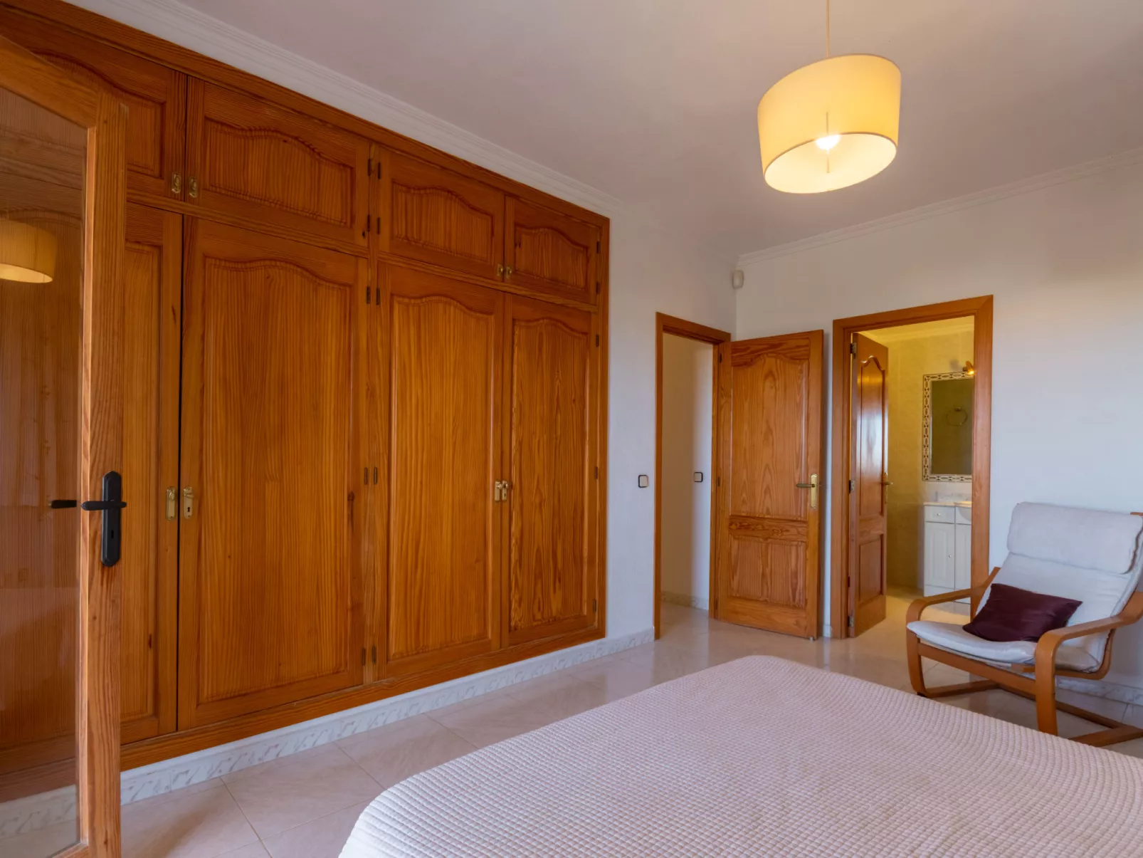 Cap Blanc-Inside