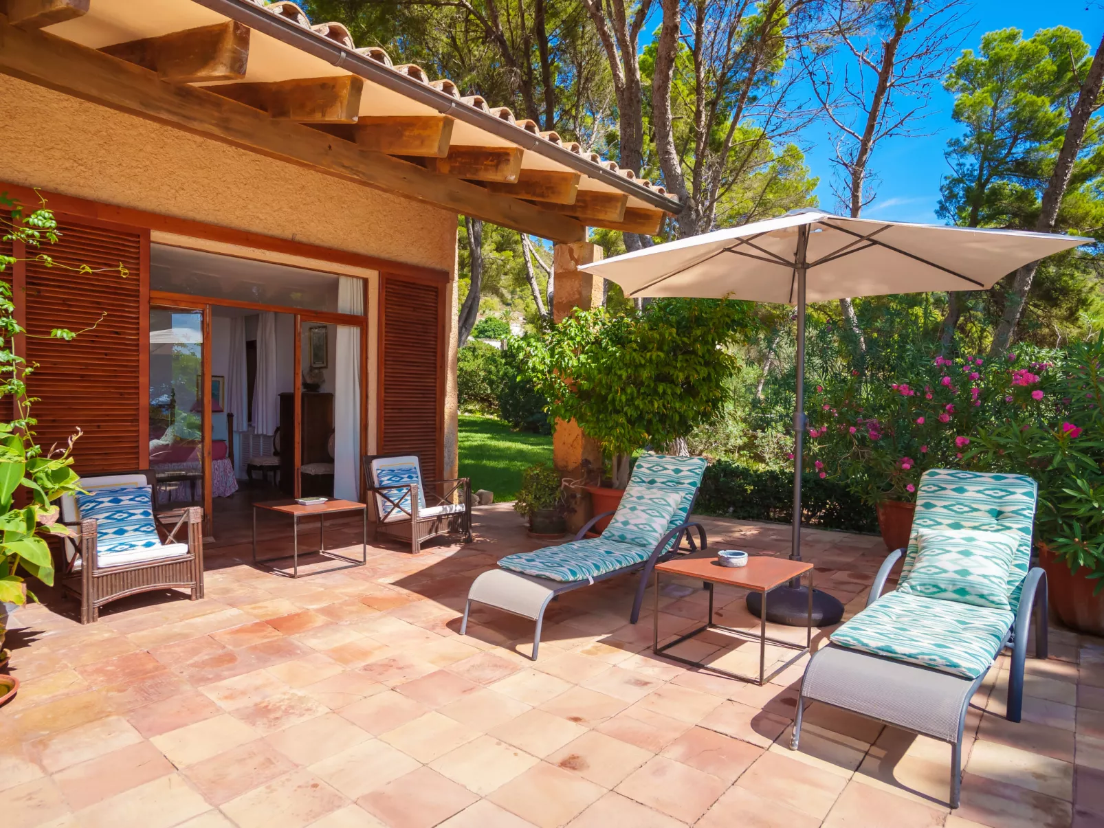 Finca L'Embat-Outside