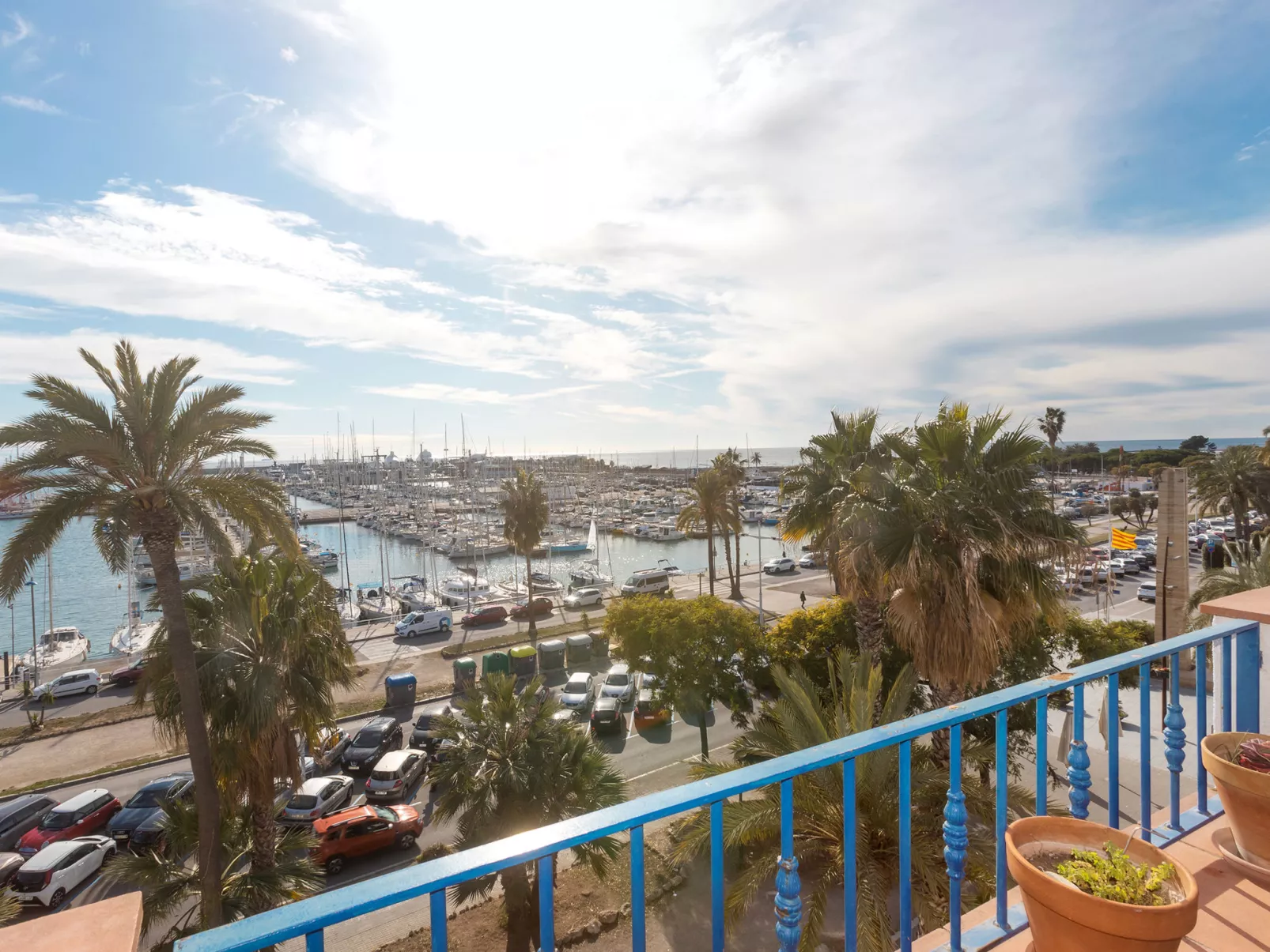 Port Vilanova-Outside