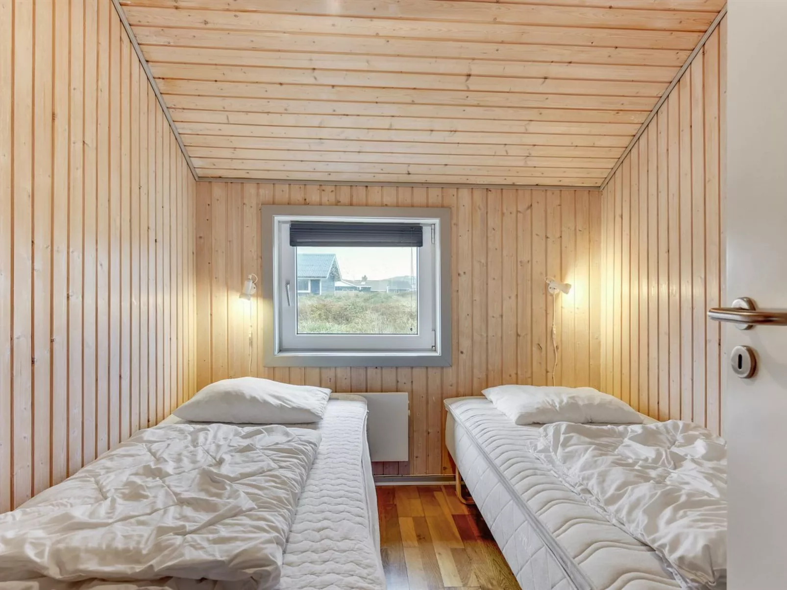 "Elnur" - 100m from the sea-Inside
