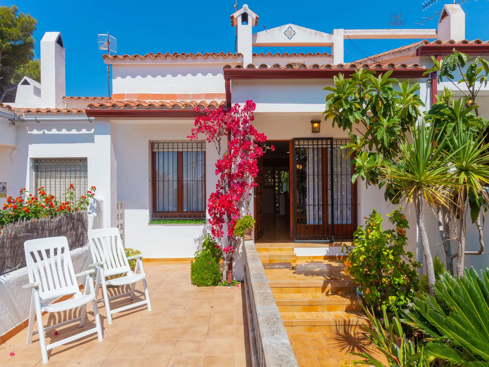 Remedios-Outside