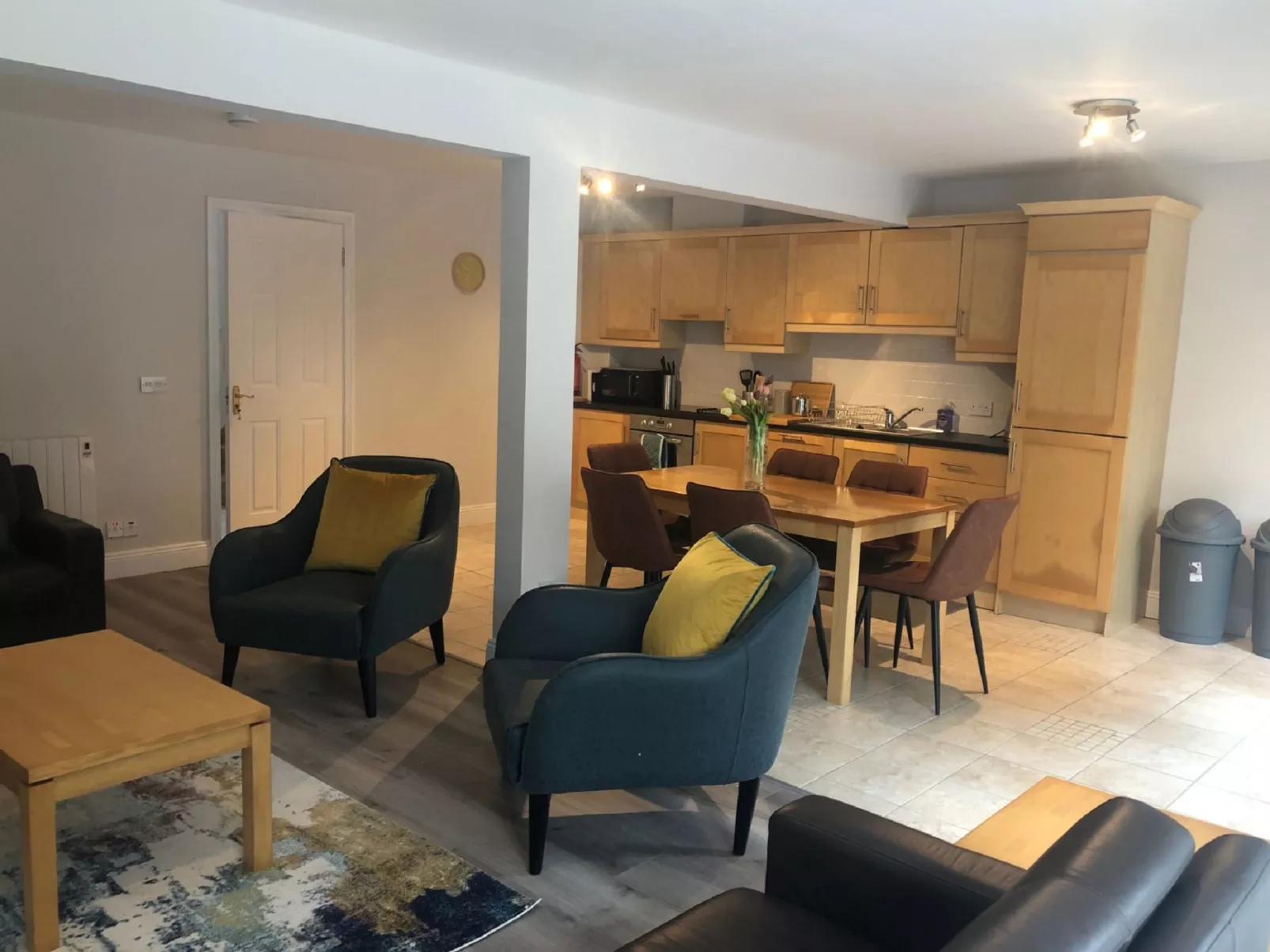 Old Court Holiday Home-Inside