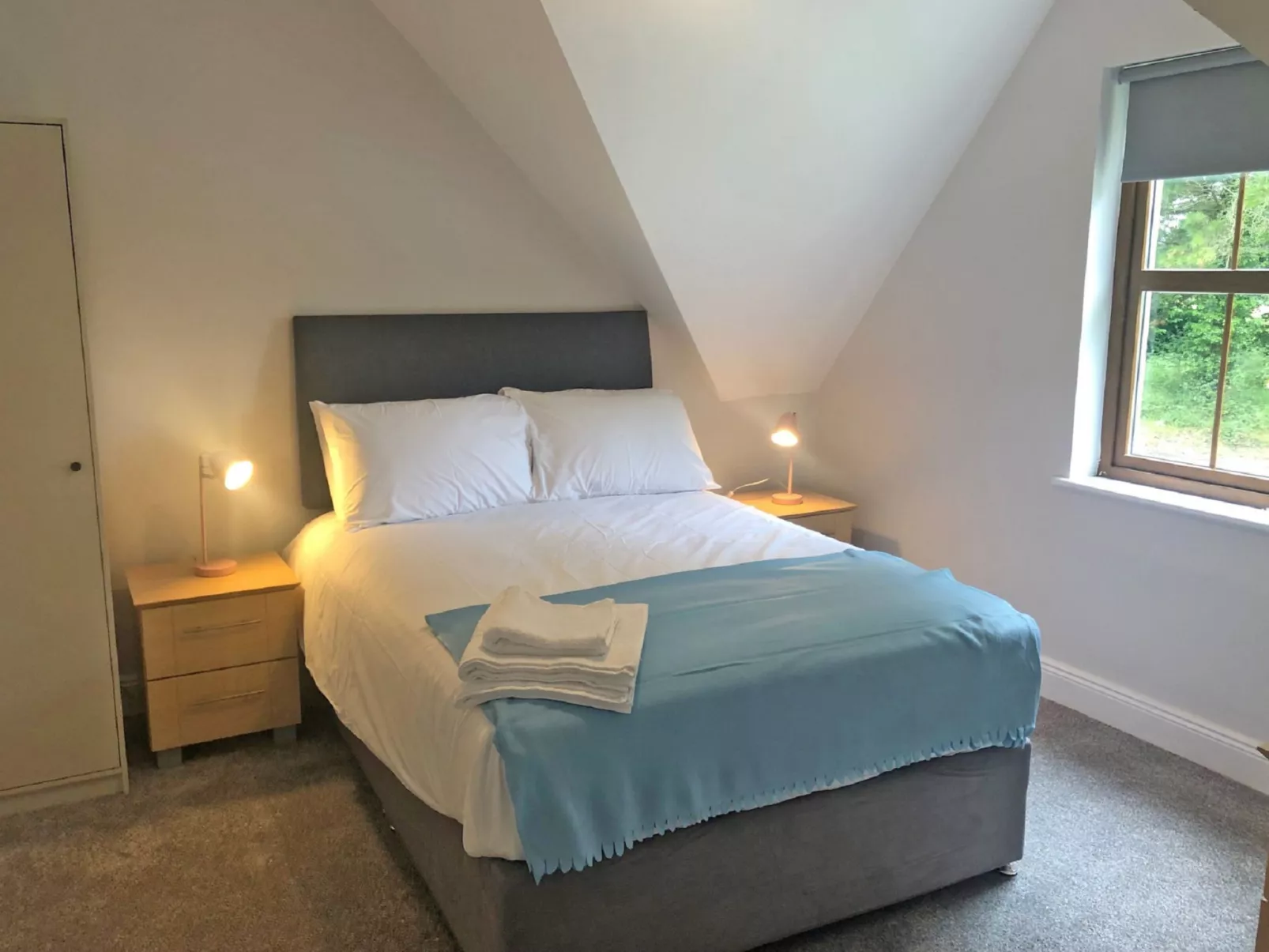Old Court Holiday Home-Inside