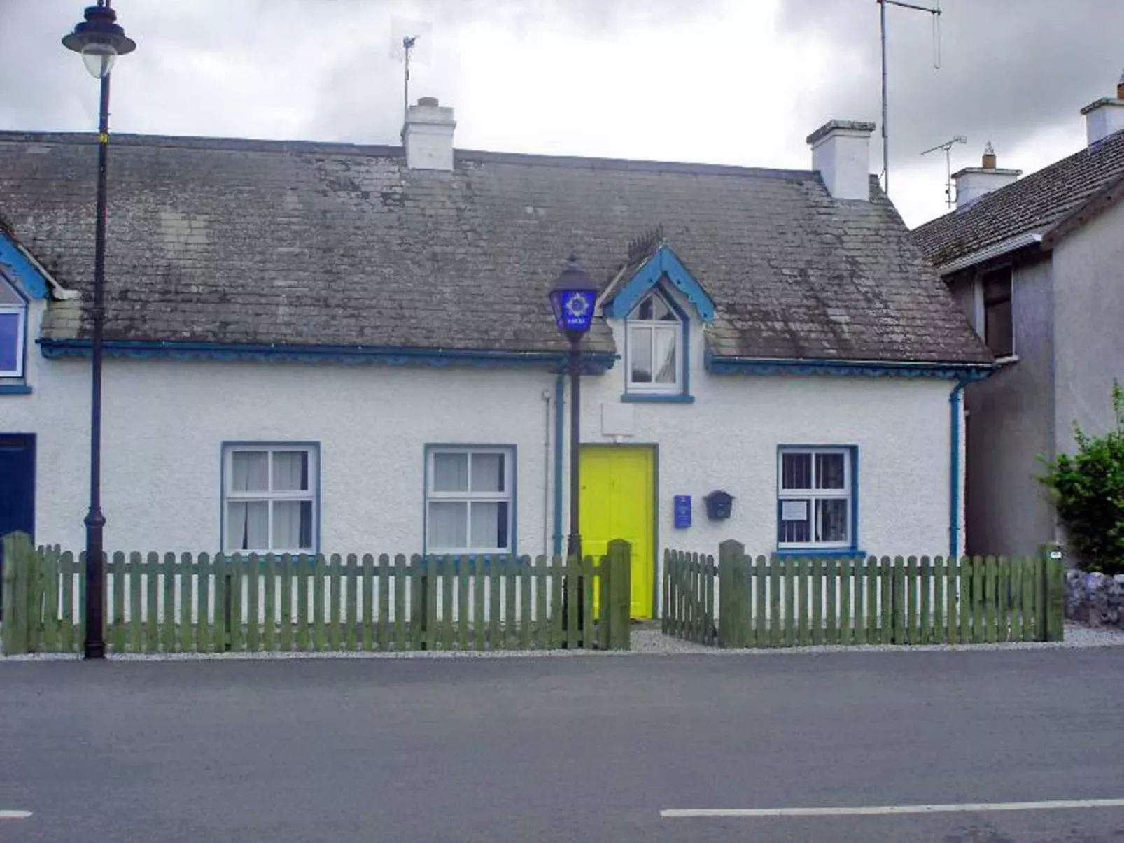 Old Court Holiday Home-Outside
