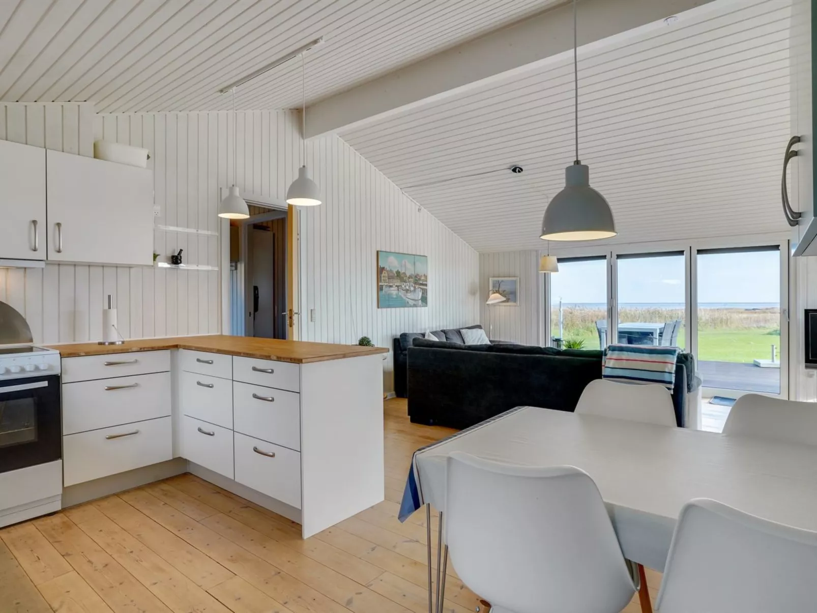 "Gisa" -  from the sea-Drinnen