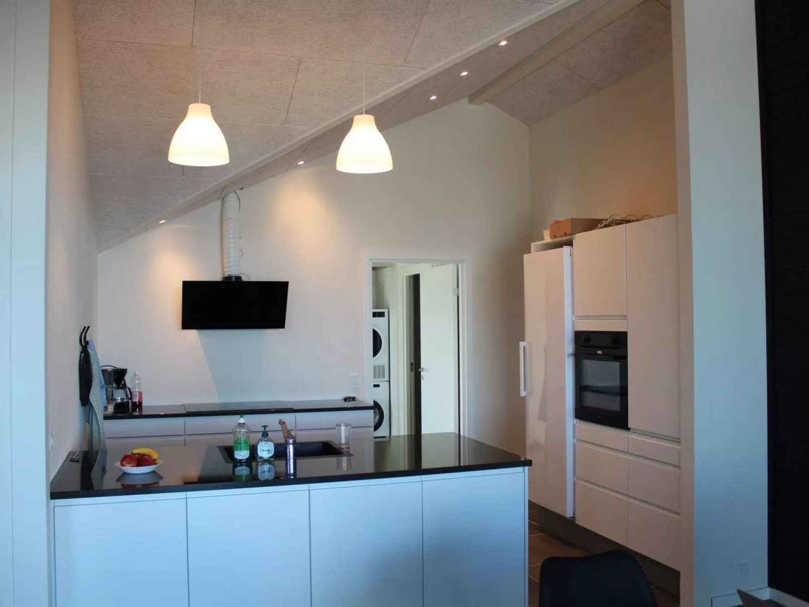 "Eino" - 30m from the sea-Inside
