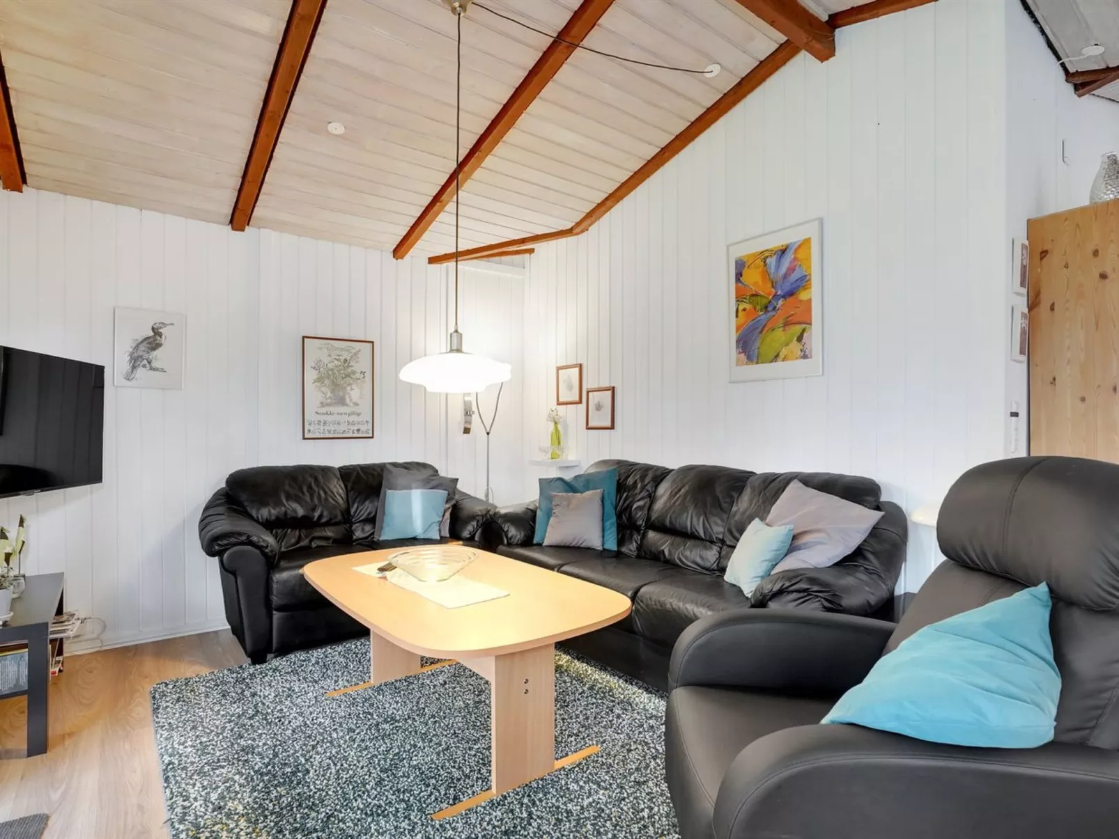 "Massie" - 30km from the sea-Inside