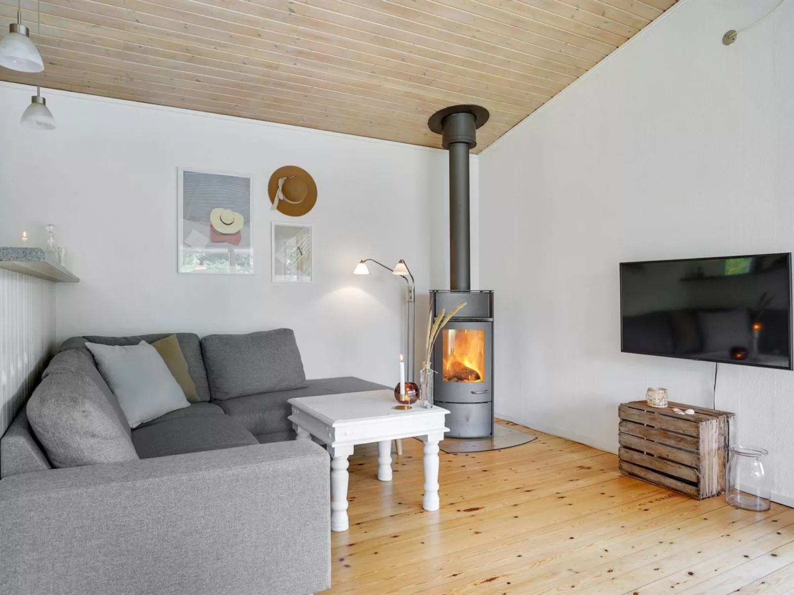 "Morten" - 500m from the sea-Inside