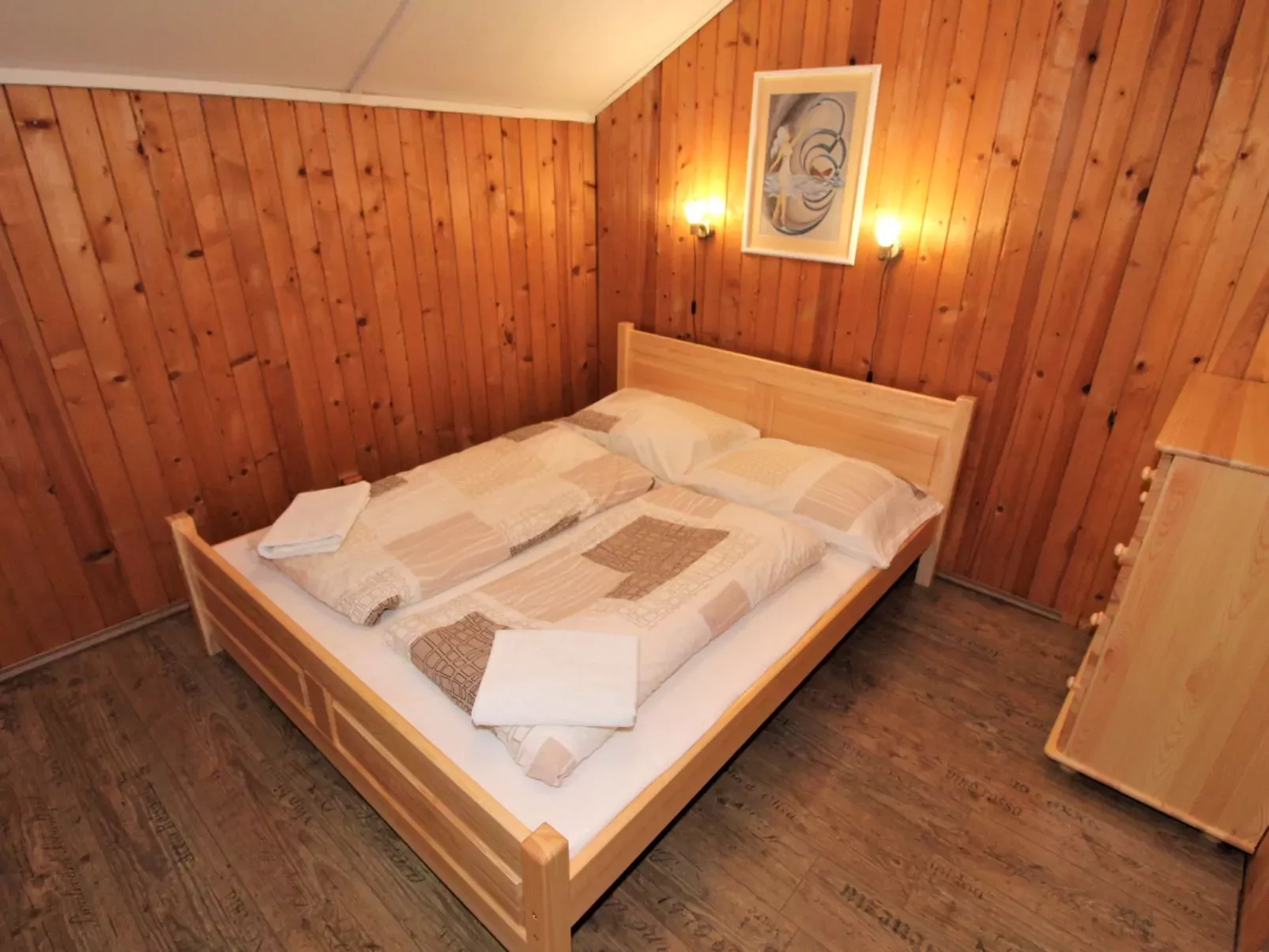 Kyjov u Krásné Lípy-Inside