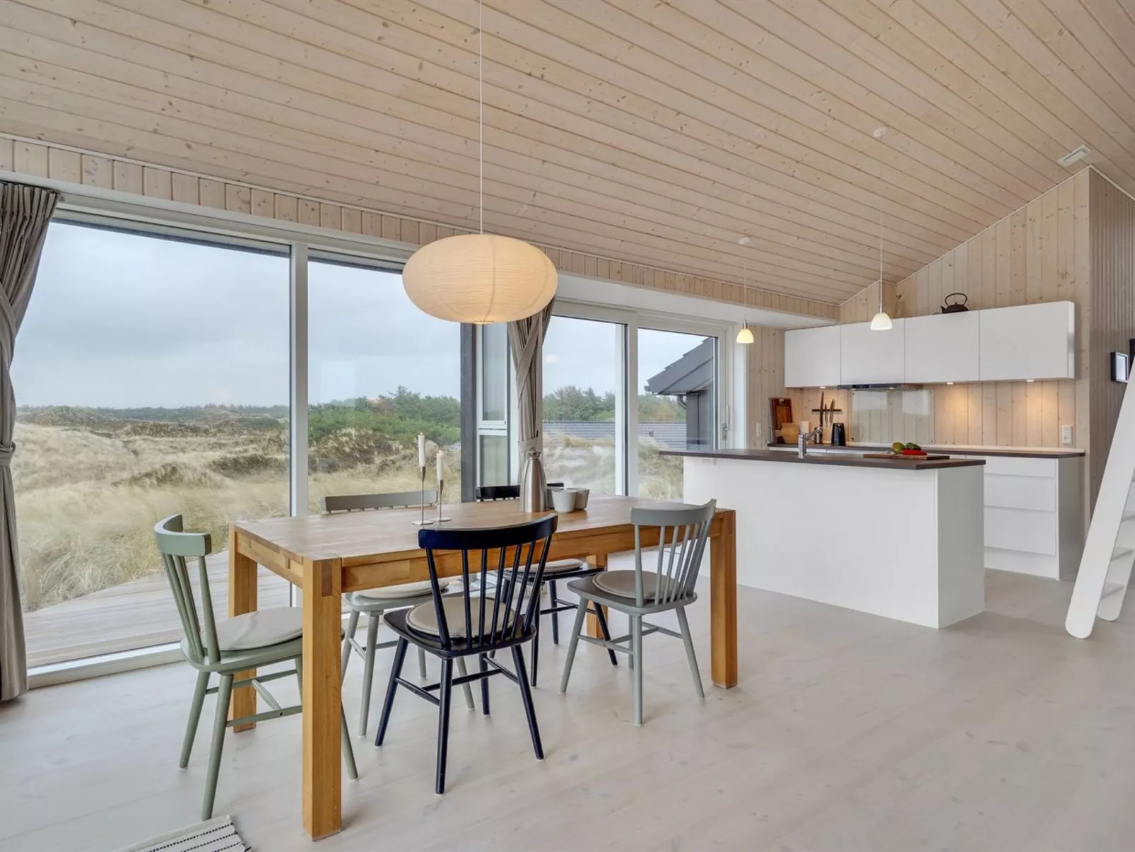 "Marjorie" - 400m from the sea-Inside