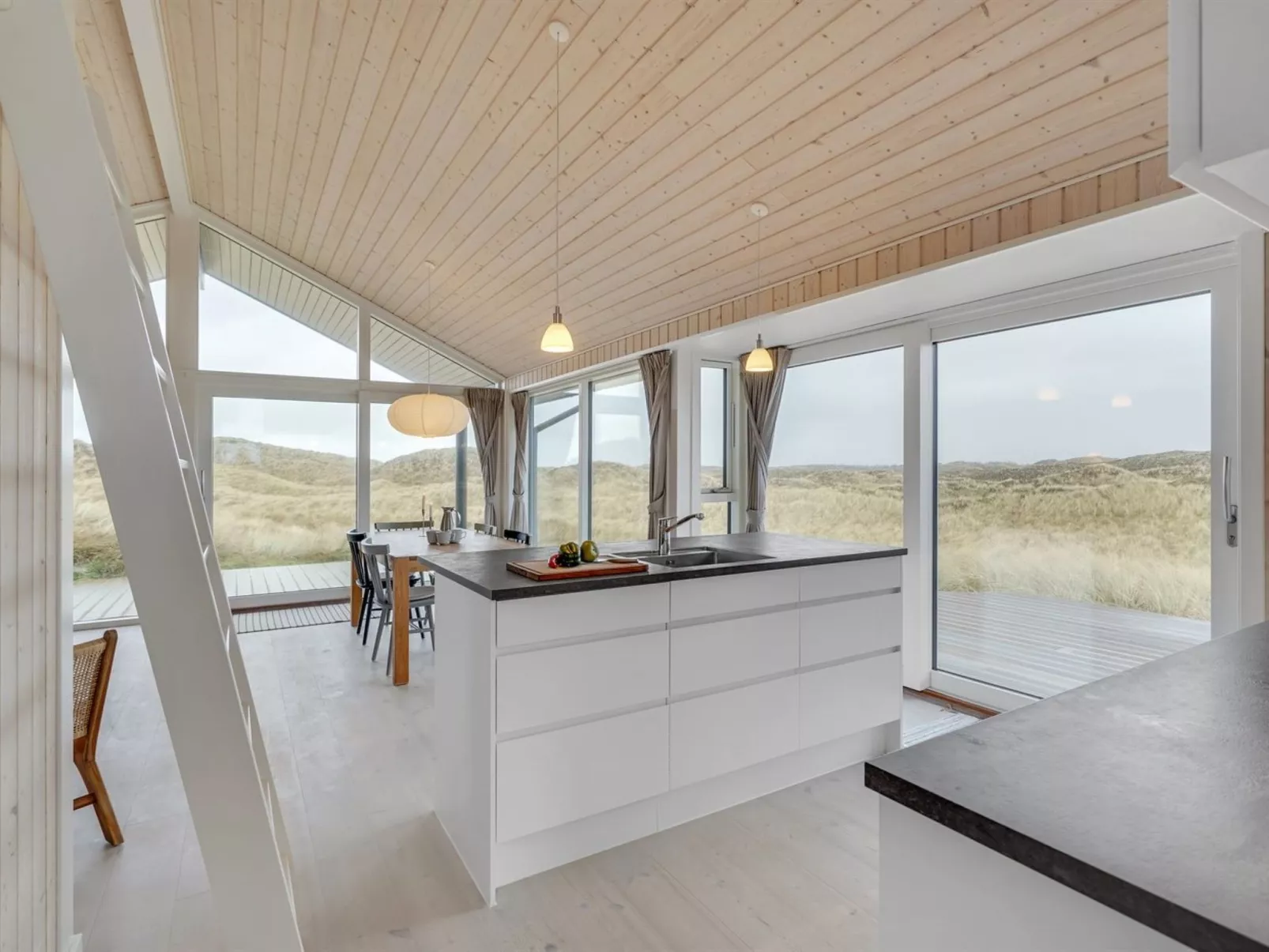 "Marjorie" - 400m from the sea-Inside