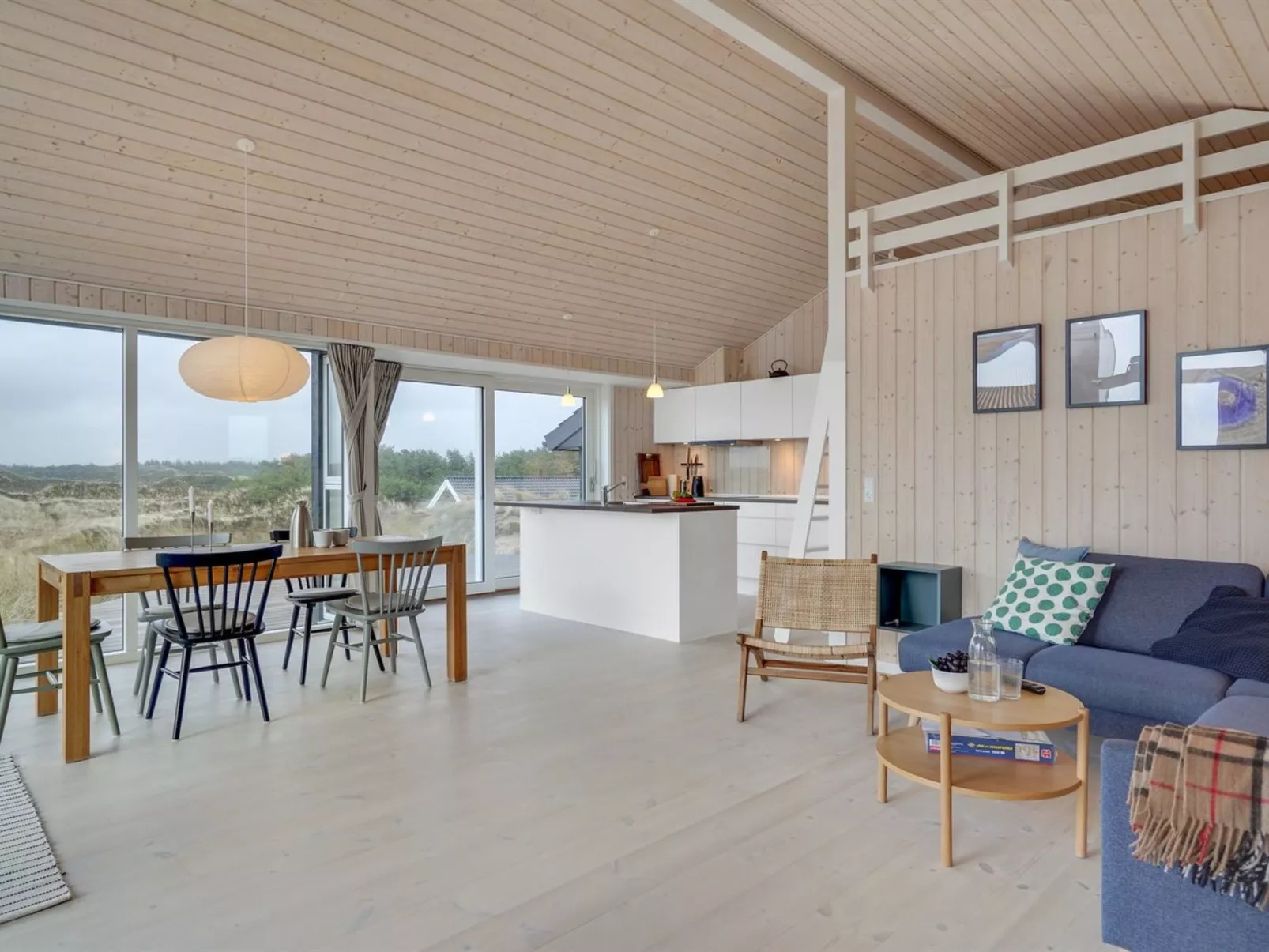 "Marjorie" - 400m from the sea-Inside