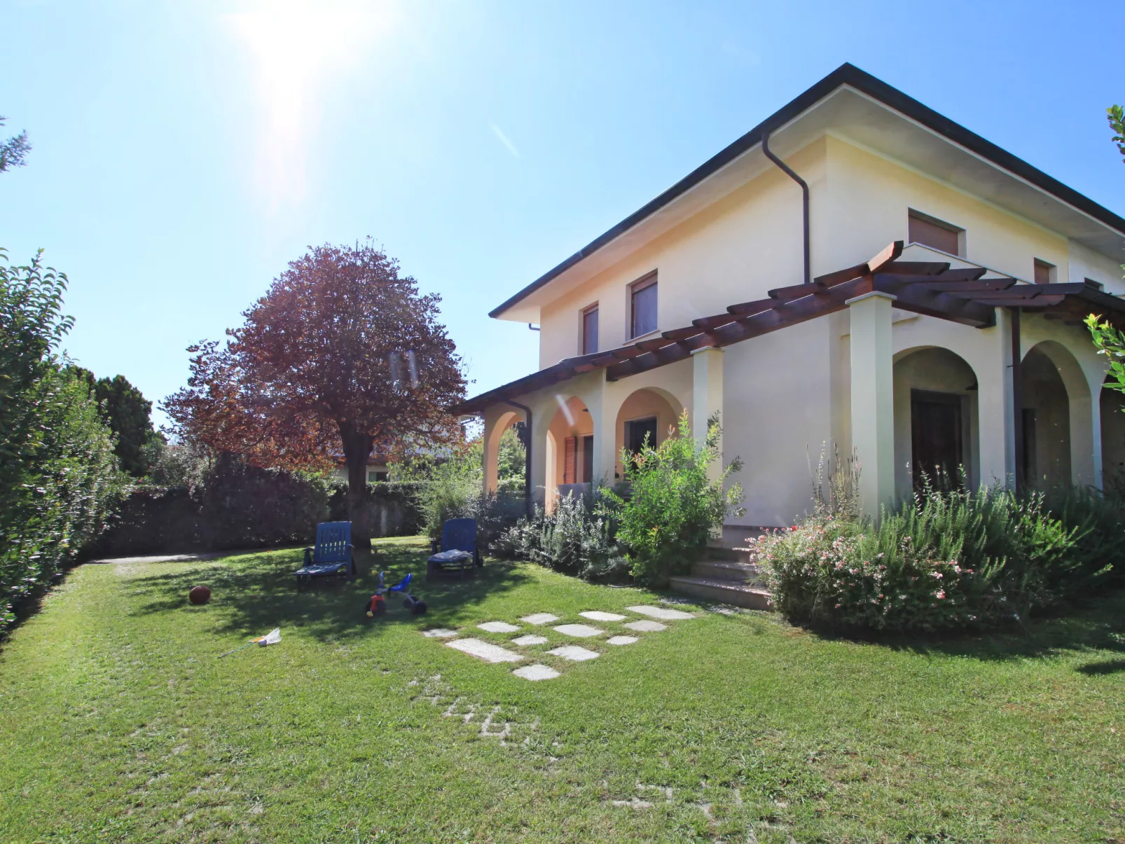 Villa Gino-Outside