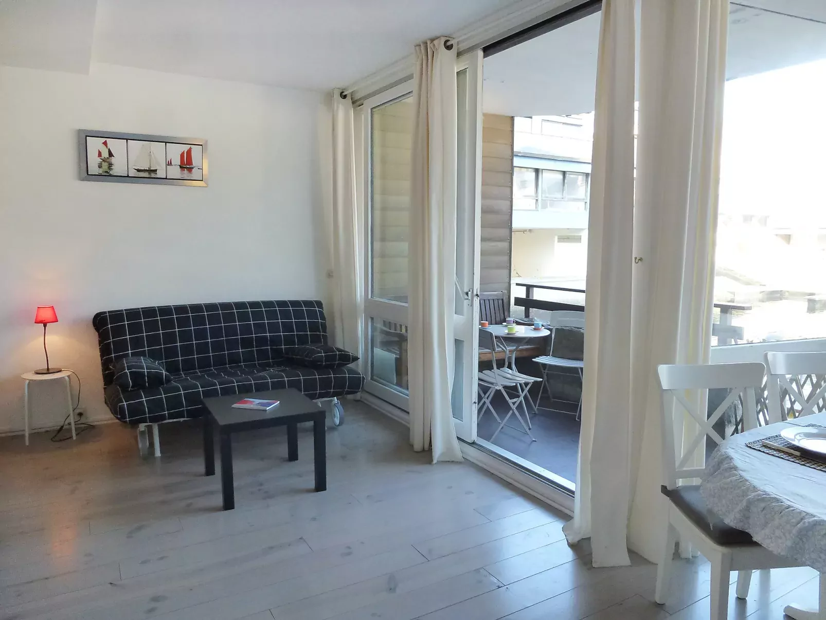 Les Marinas-Inside