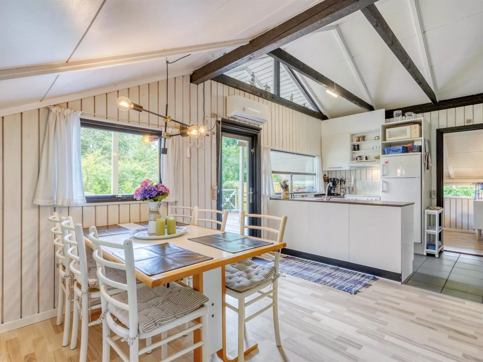 "Hannelise" - 30km from the sea-Inside