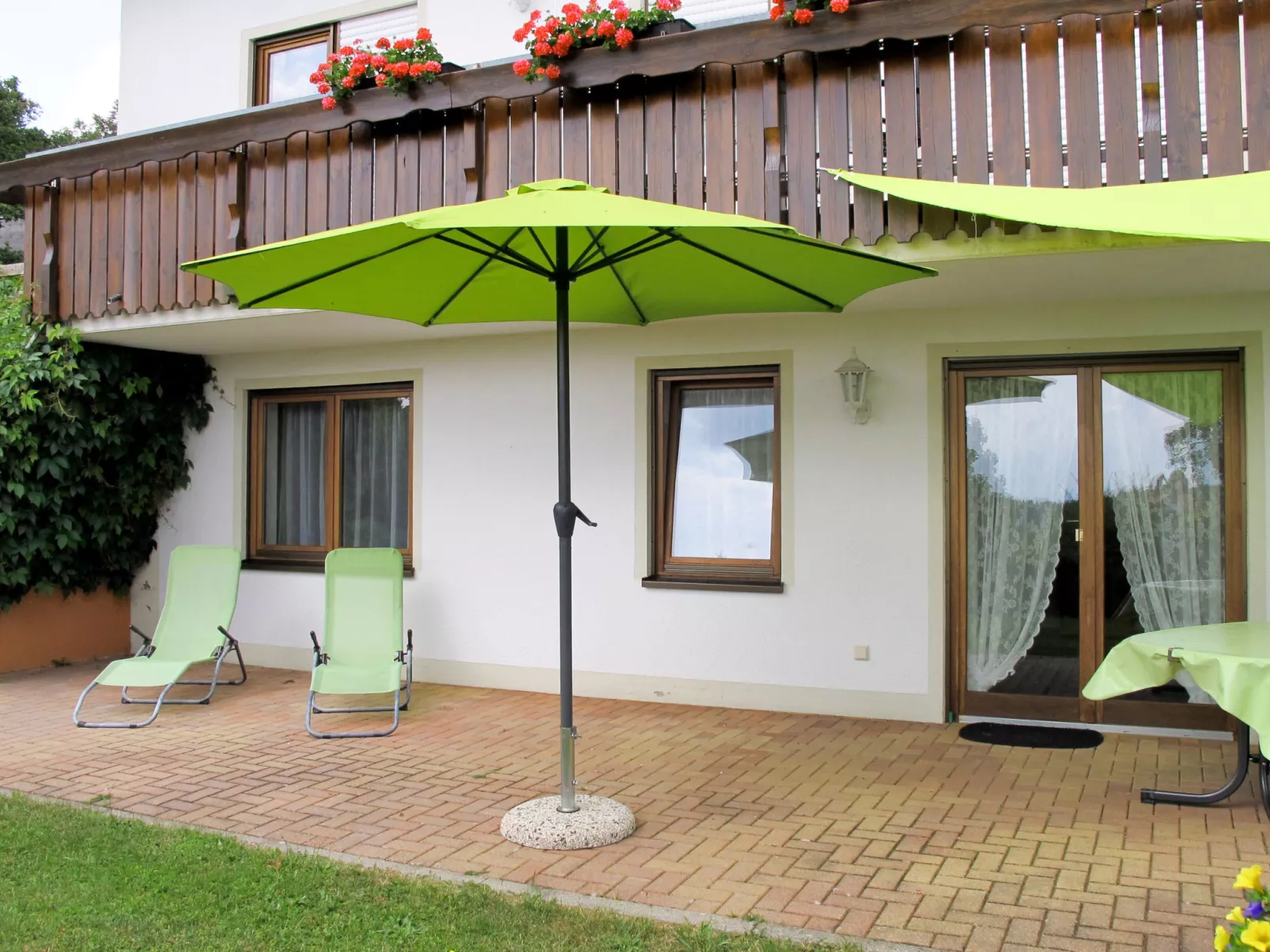 Alpenblick-Outside