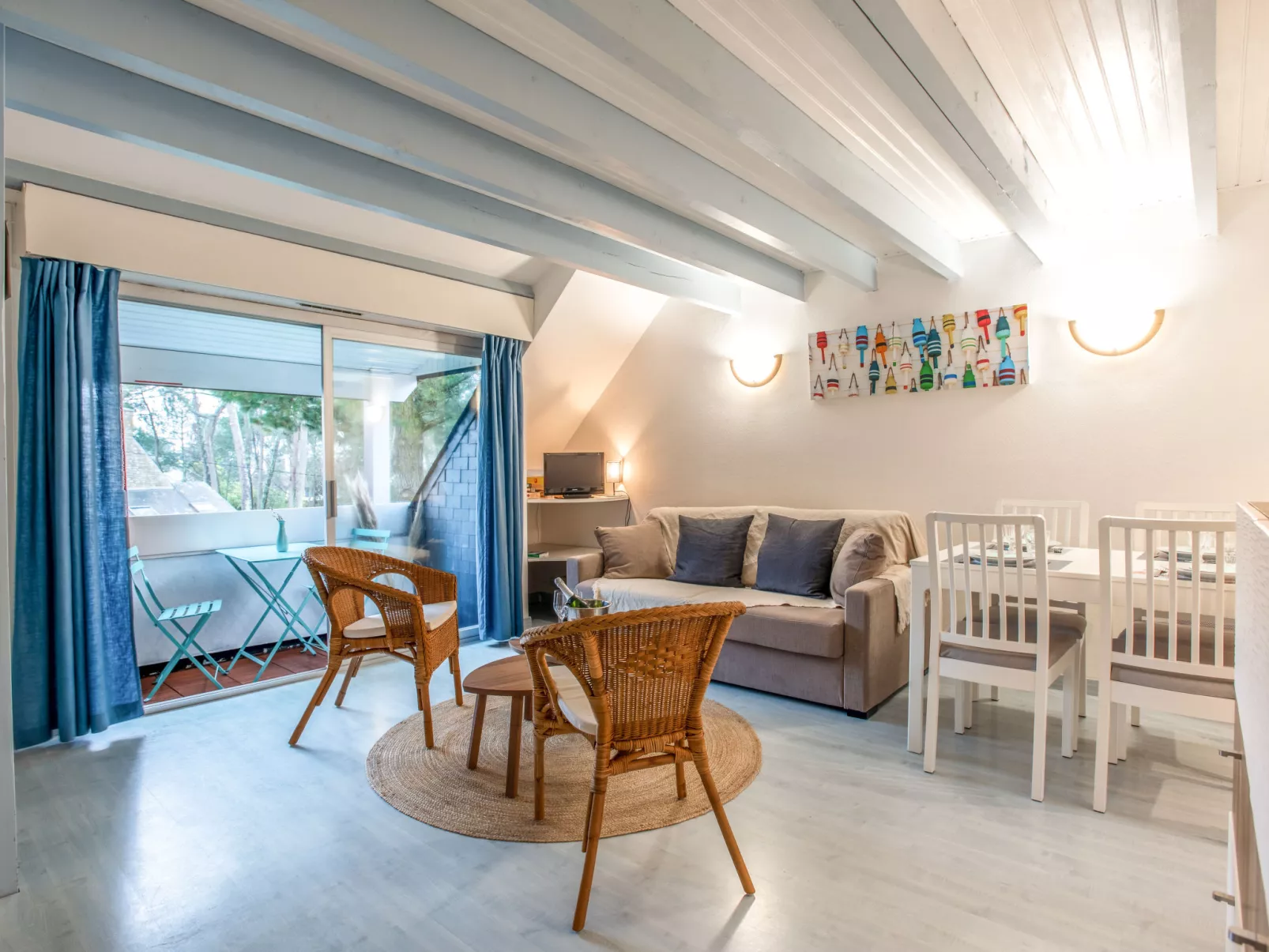 Les Pins-Inside