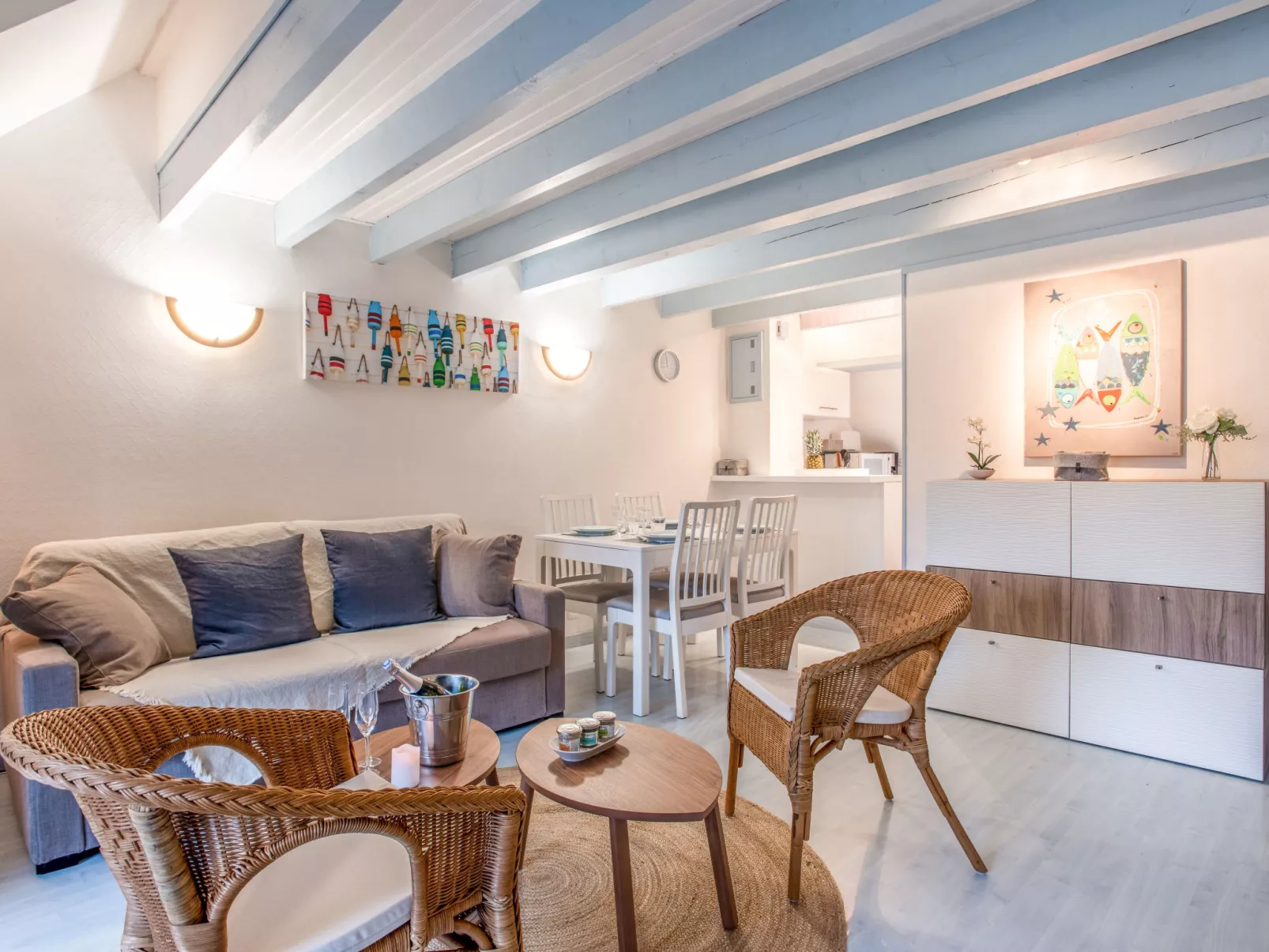 Les Pins-Inside