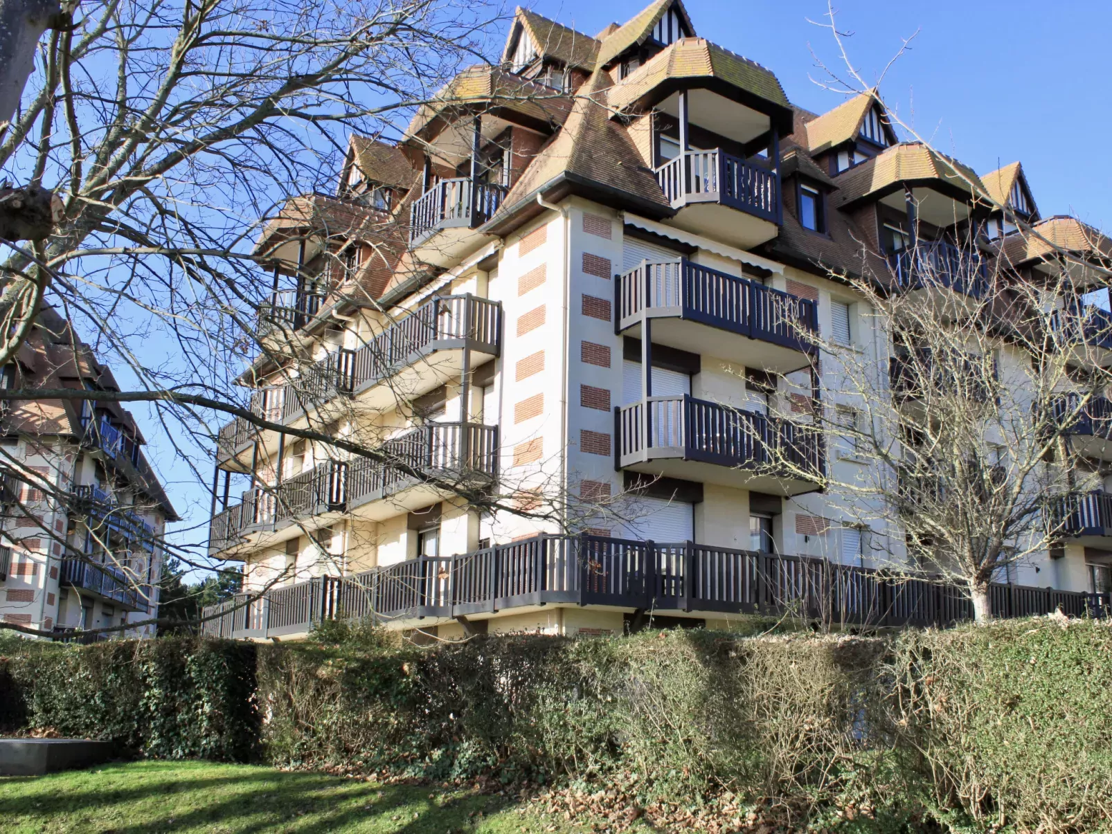 L'Hermitage-Outside
