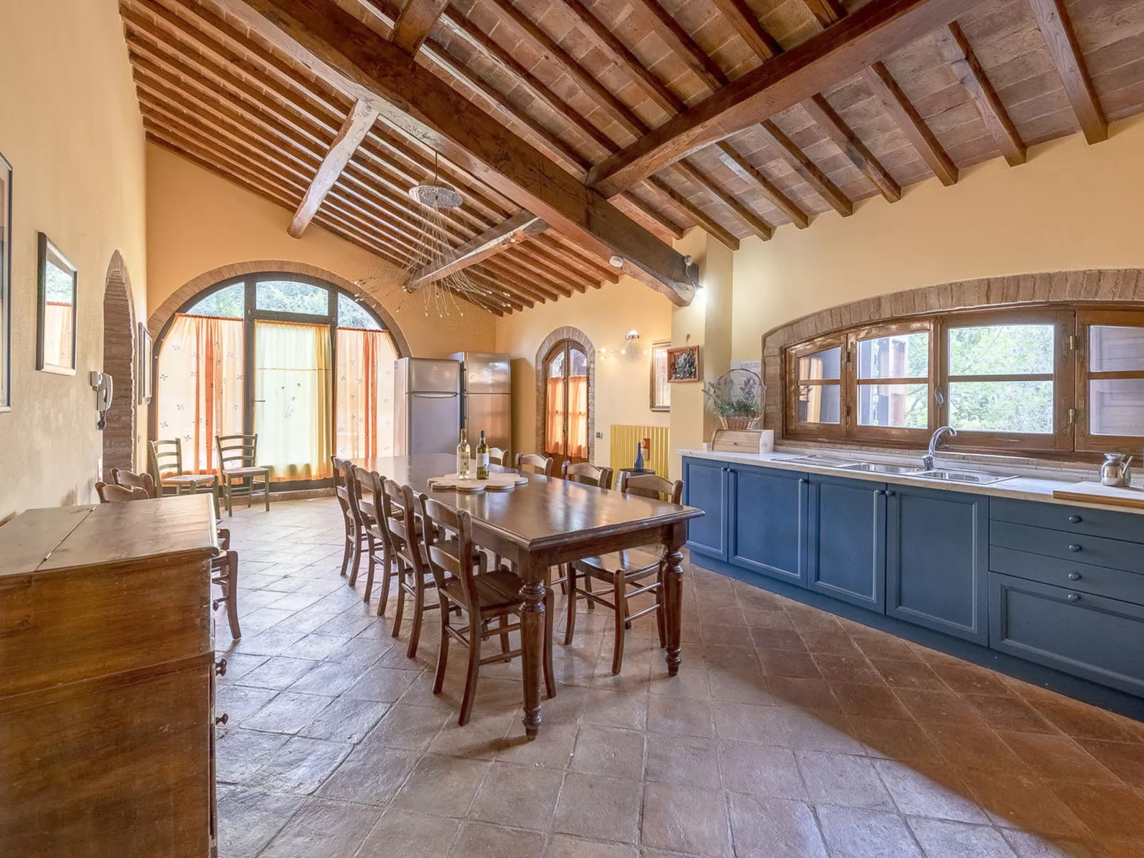 Vineyard View-Inside