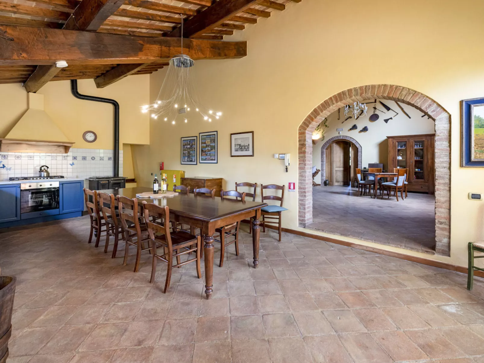 Vineyard View-Inside