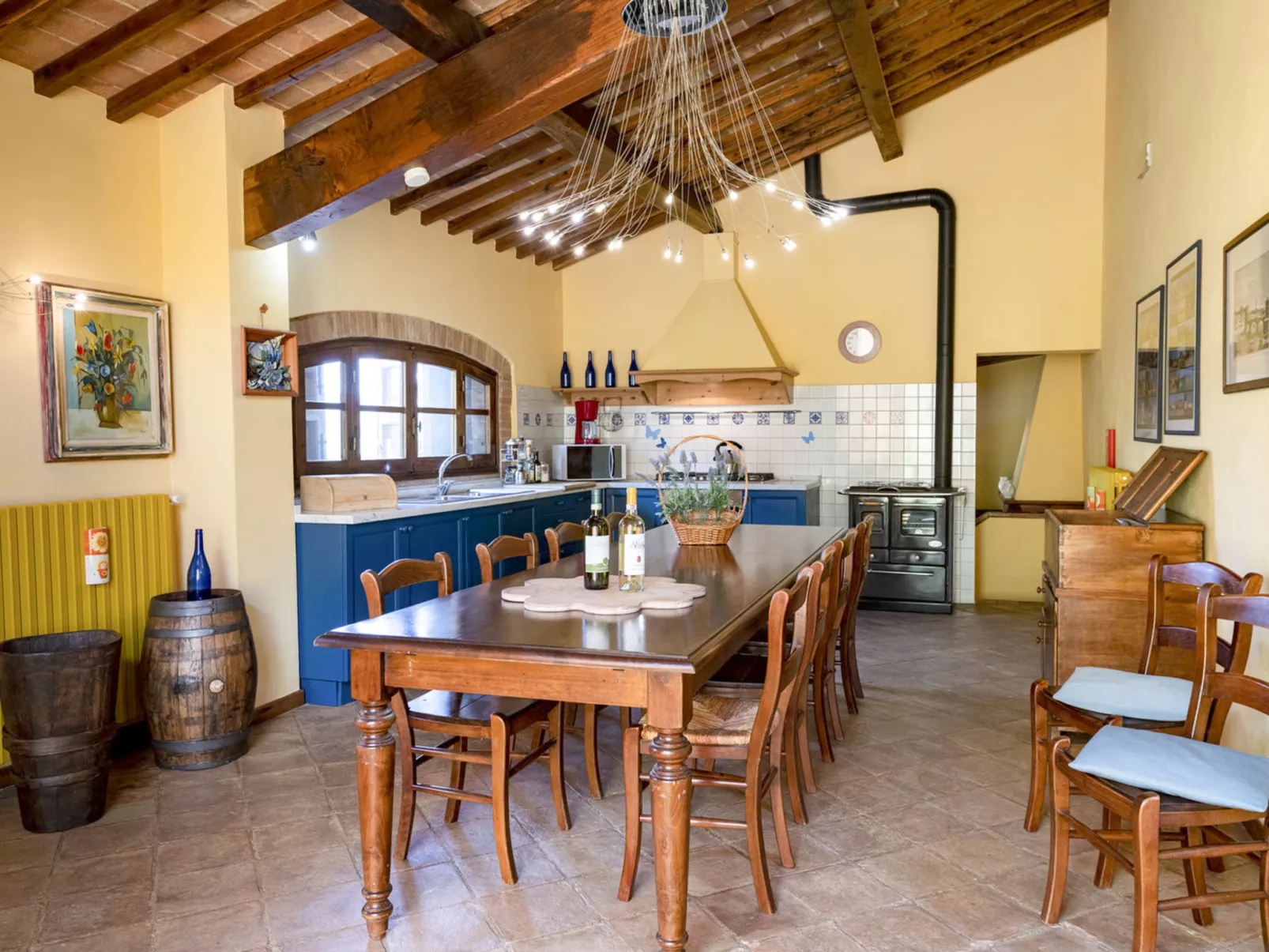Vineyard View-Inside