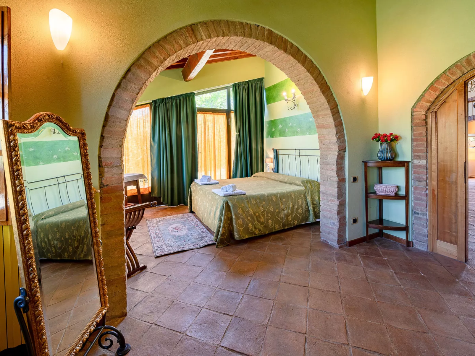 Vineyard View-Inside