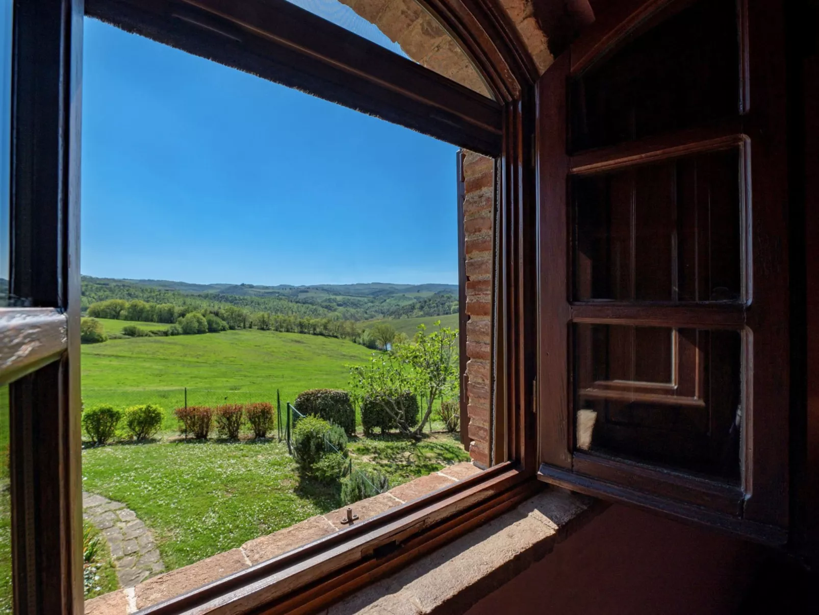 Vineyard View-Outside