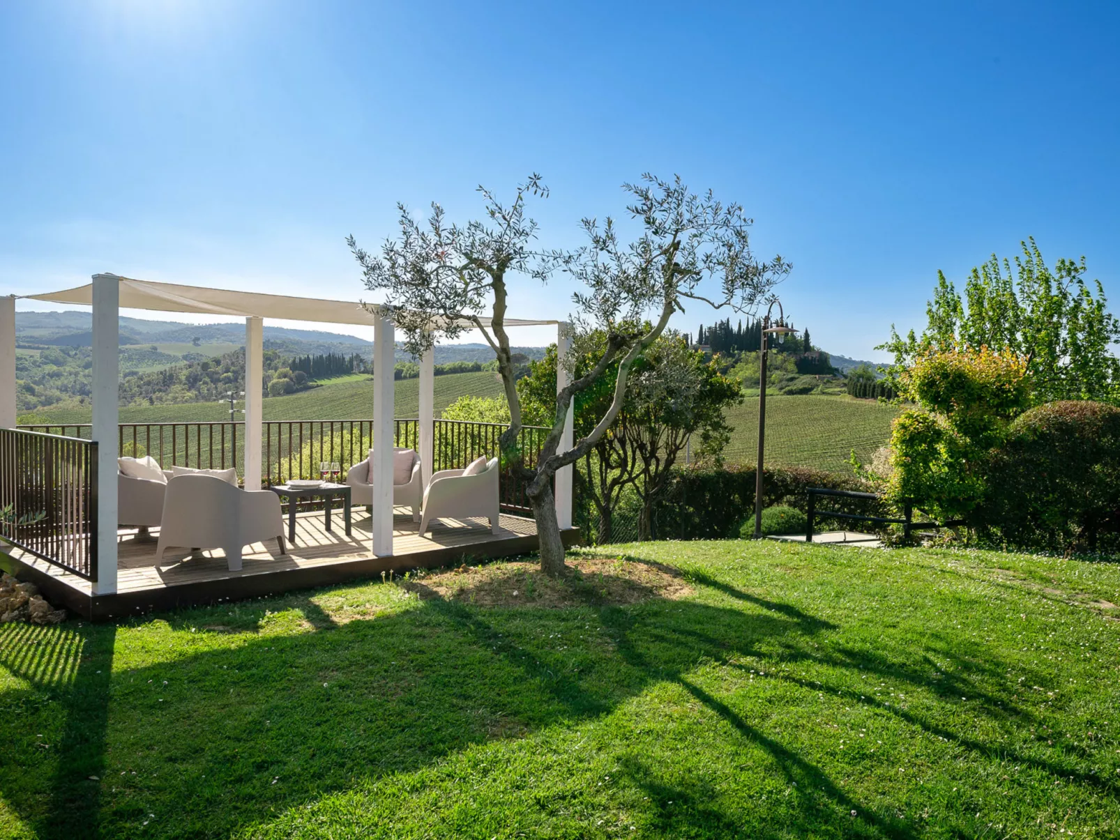 Vineyard View-Outside