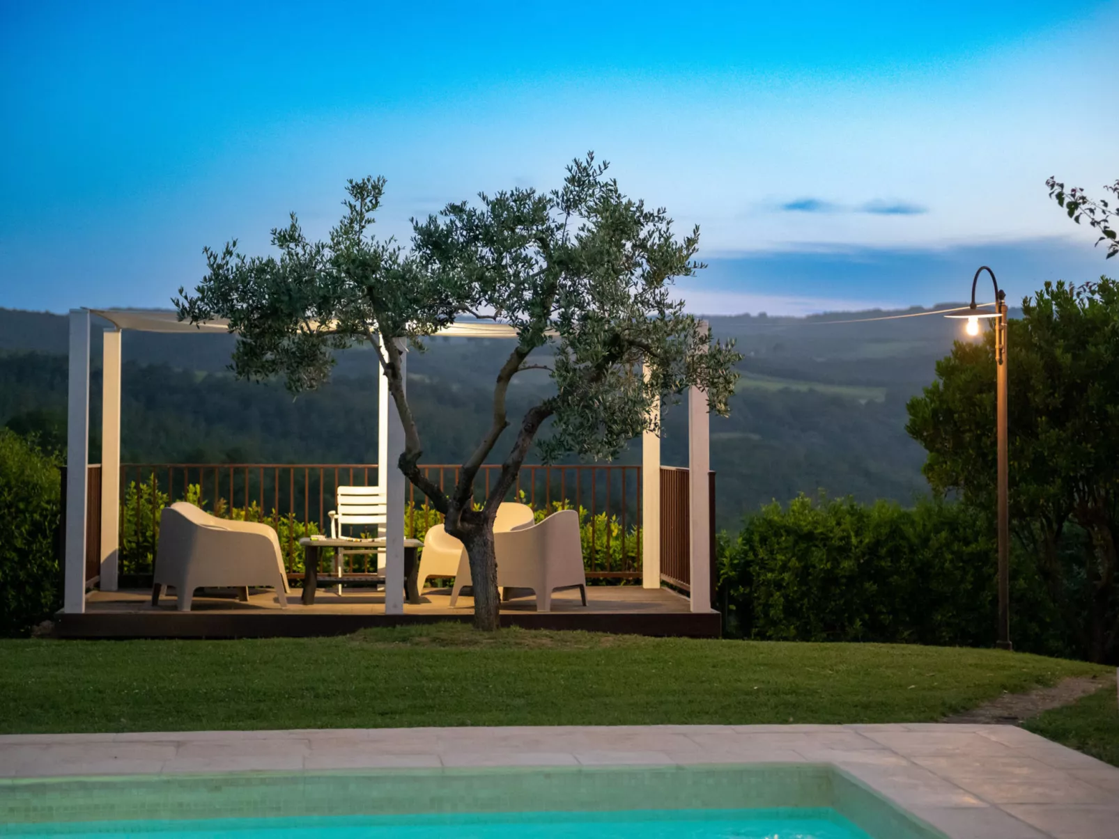 Vineyard View-Outside