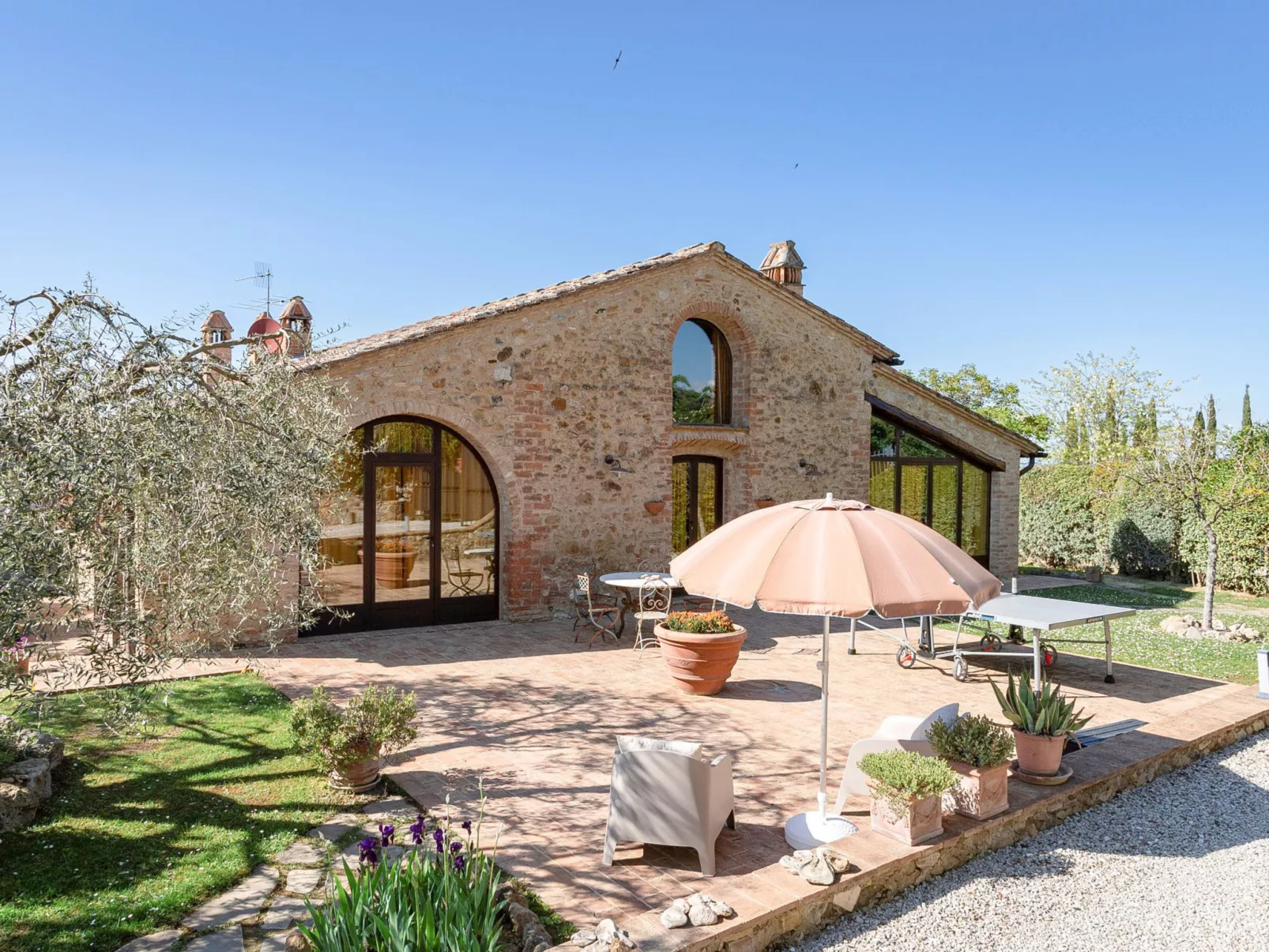 Vineyard View-Outside