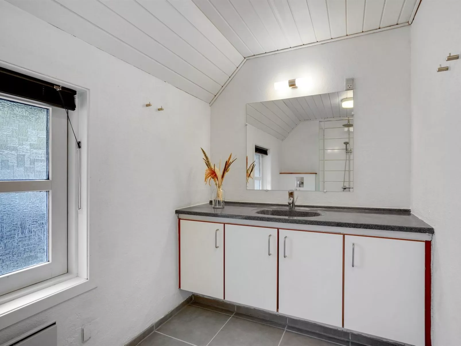 "Grep" - 700m from the sea-Inside