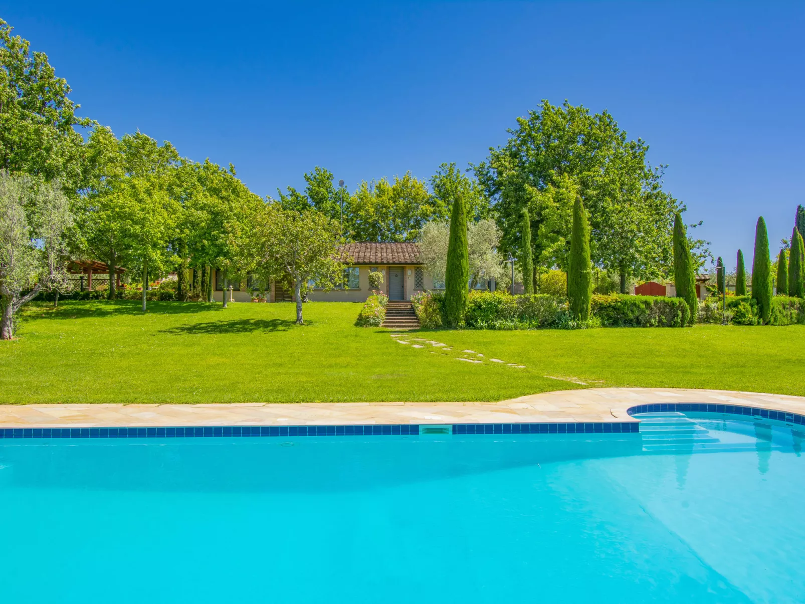 Villa Rosa-Draußen