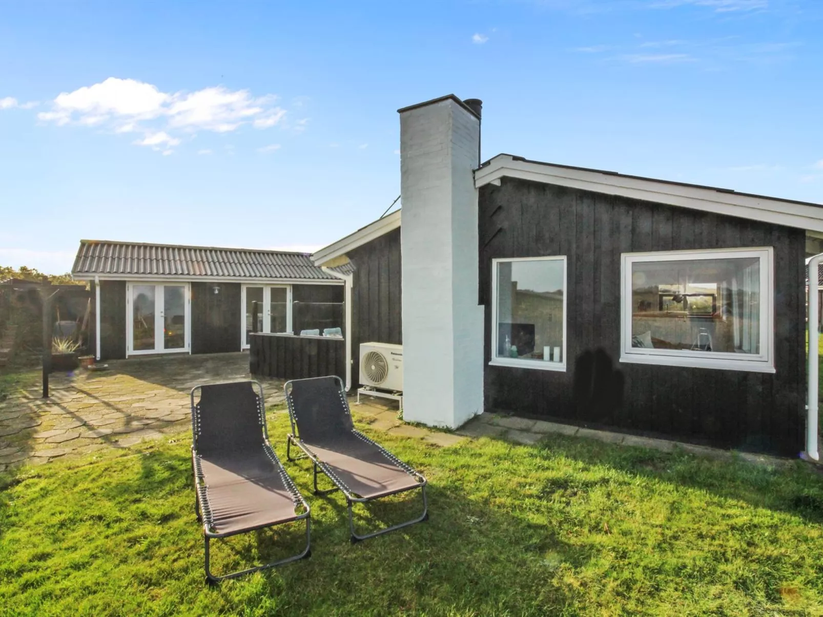 "Edlef" - 279m from the sea-Outside