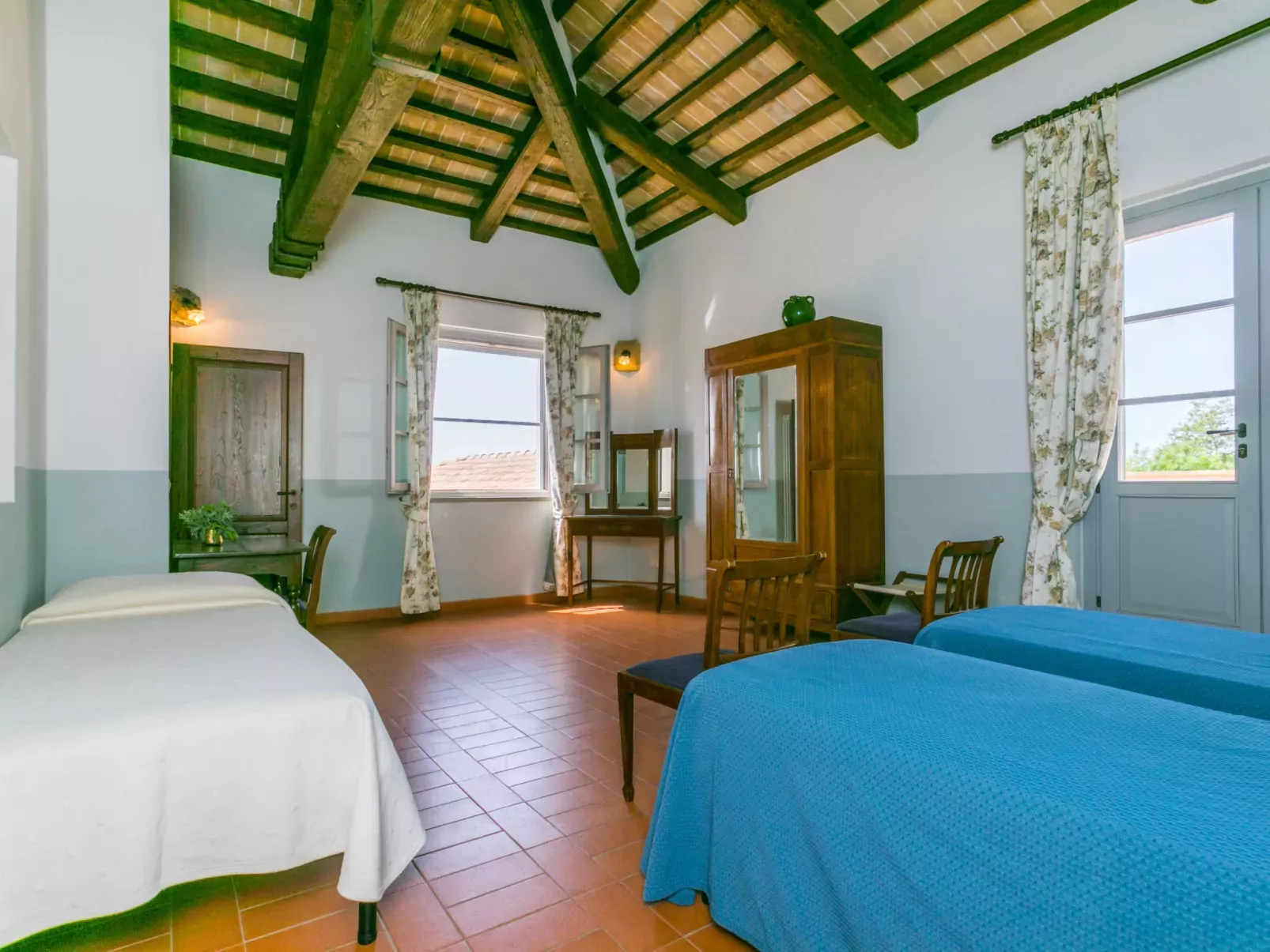 Casa dell'Arco-Inside