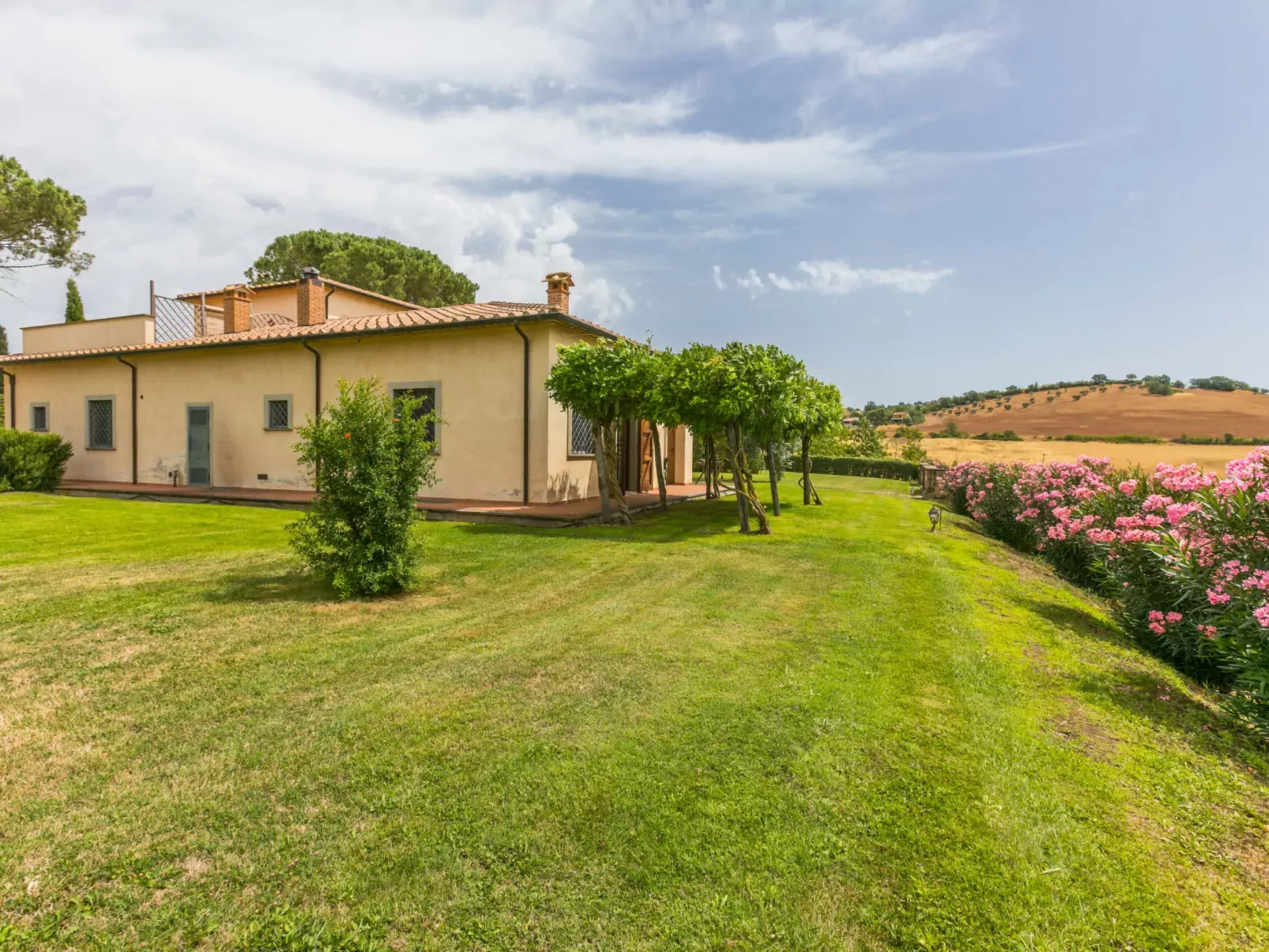 Casa dell'Arco-Outside