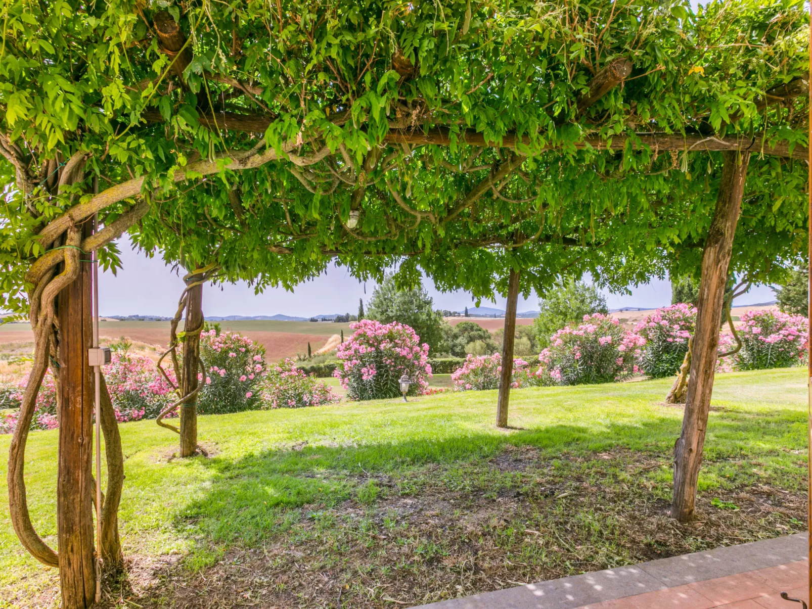 Casa dell'Arco-Outside