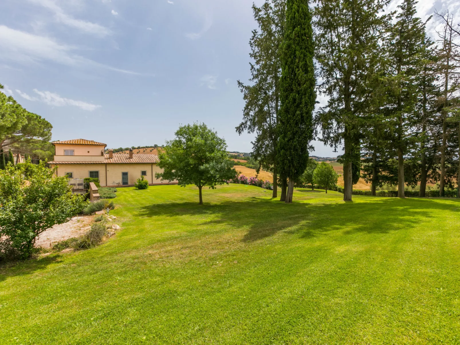 Casa dell'Arco-Outside