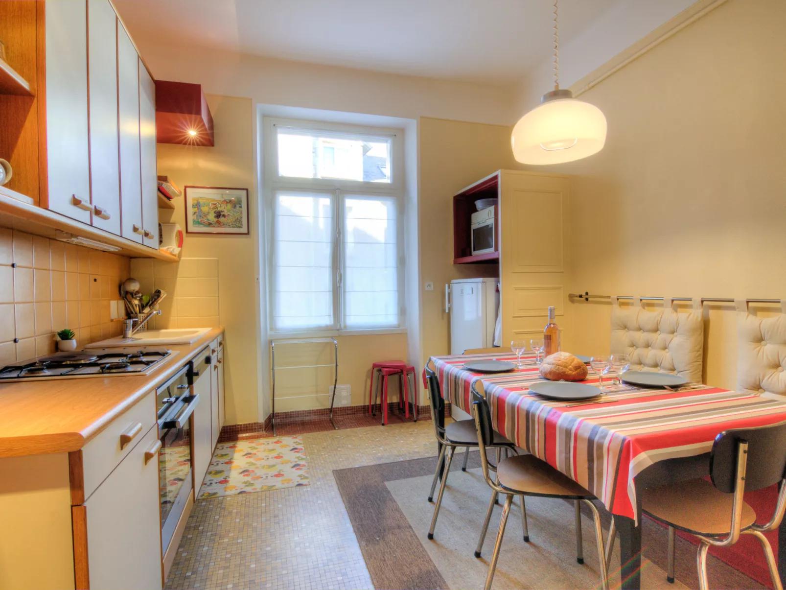 Le Provence-Inside