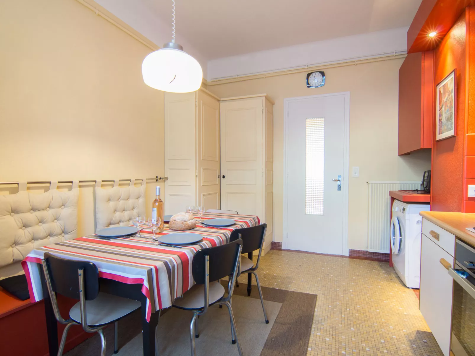 Le Provence-Inside