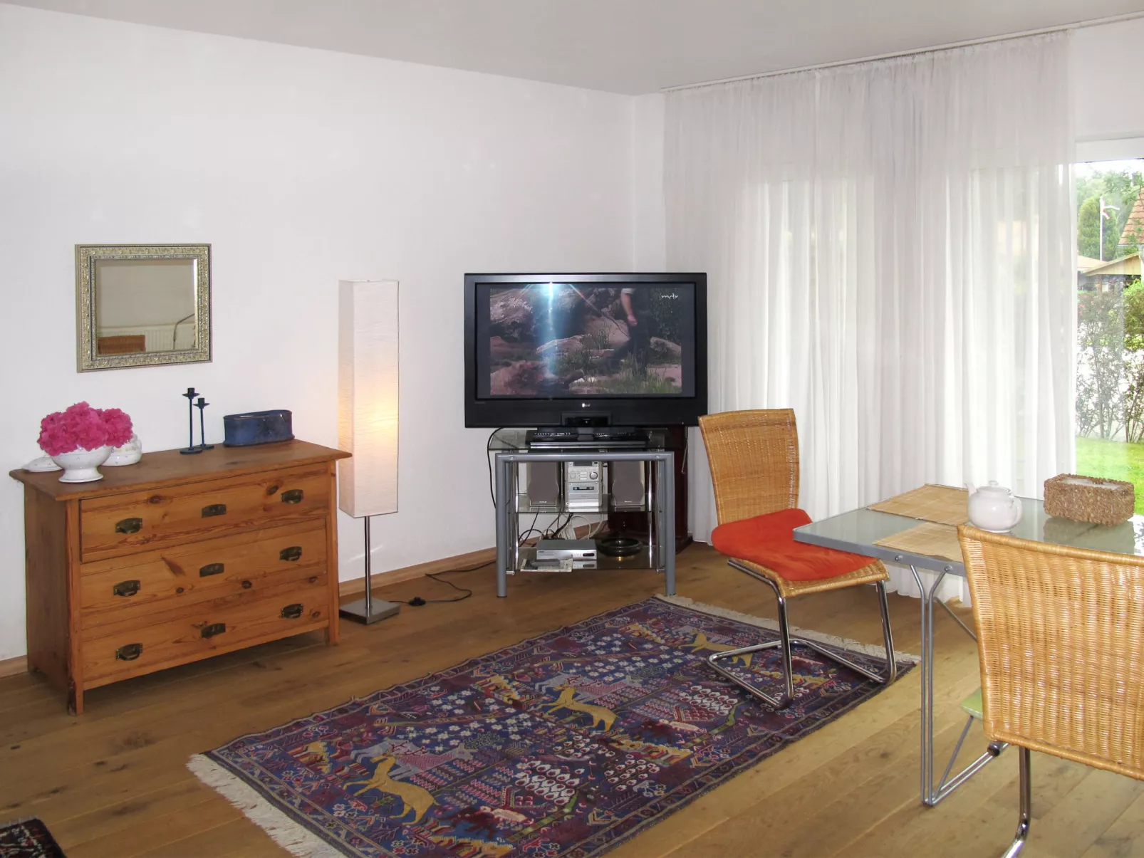 Glowe (GLW650)-Inside