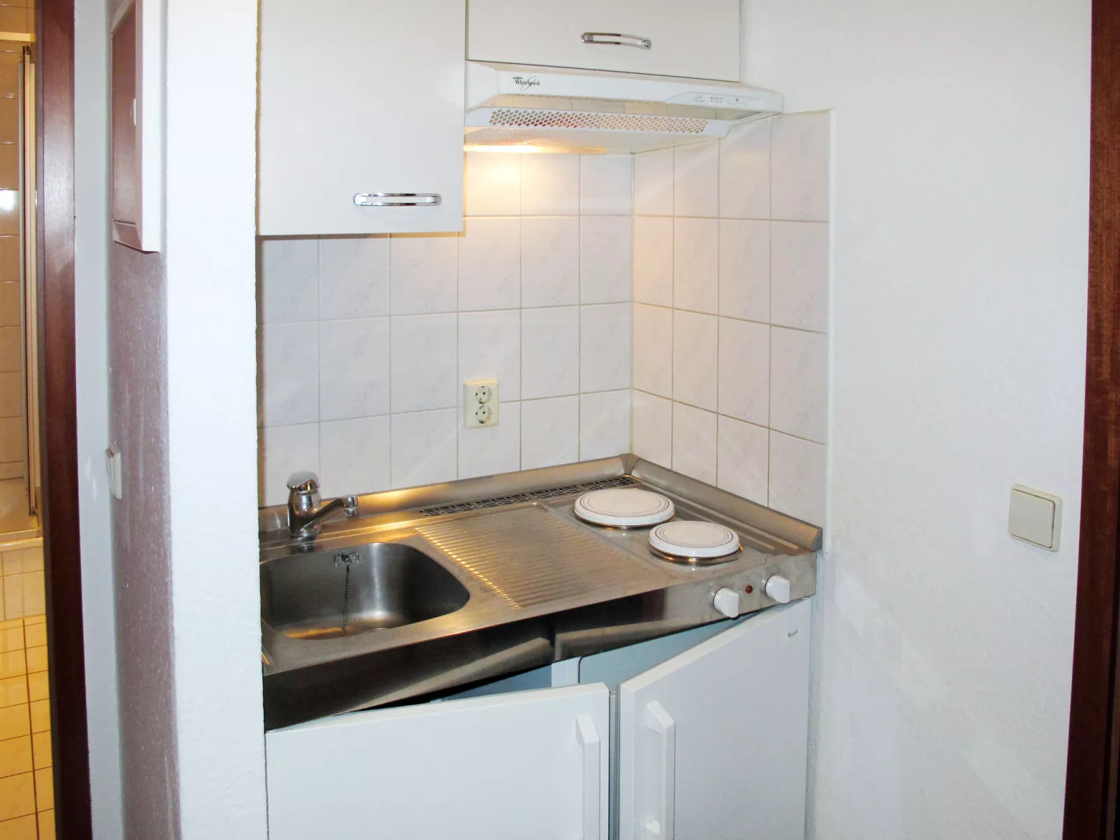 Glowe (GLW650)-Inside