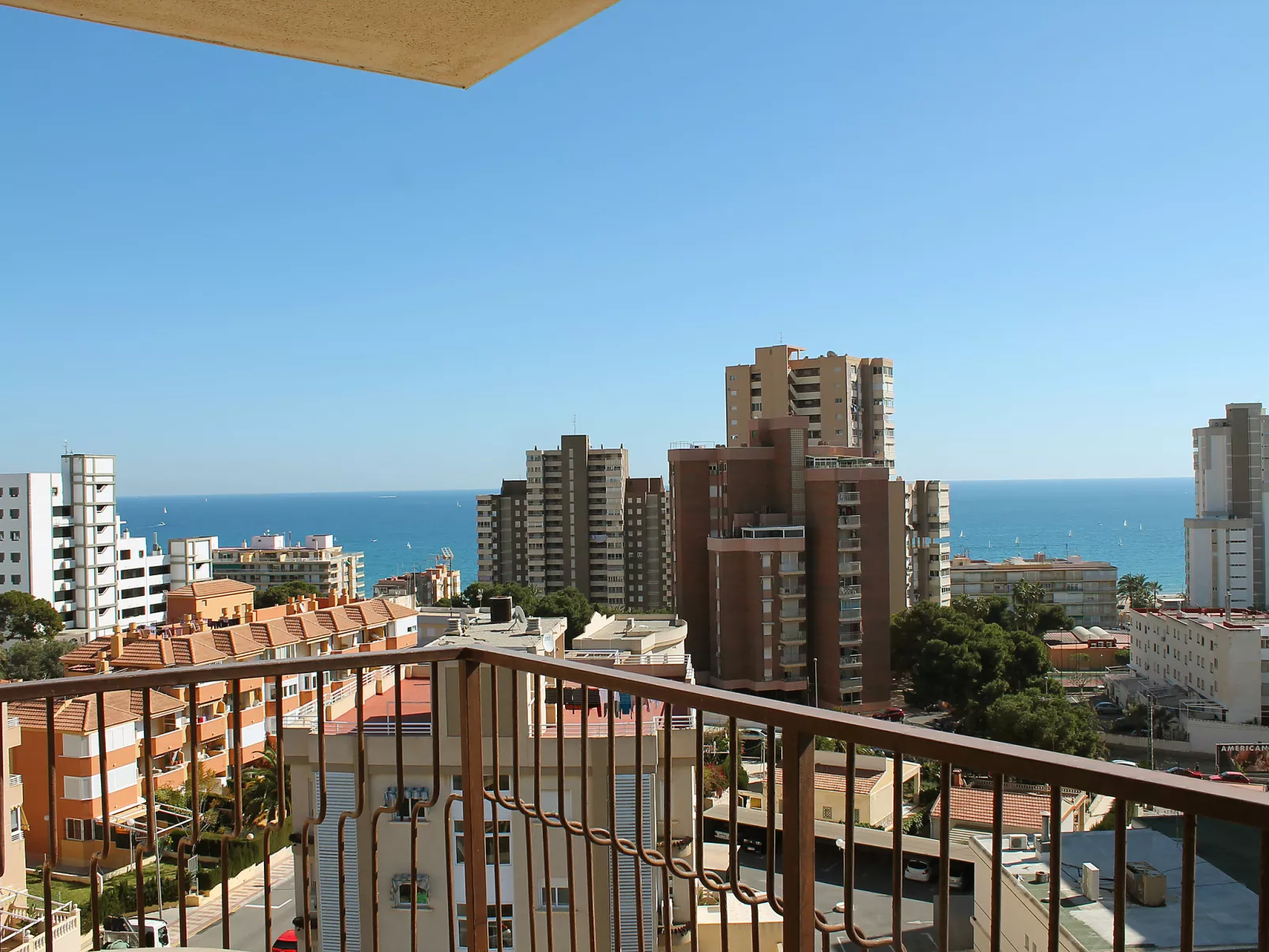 Las Cinco Torres-Outside