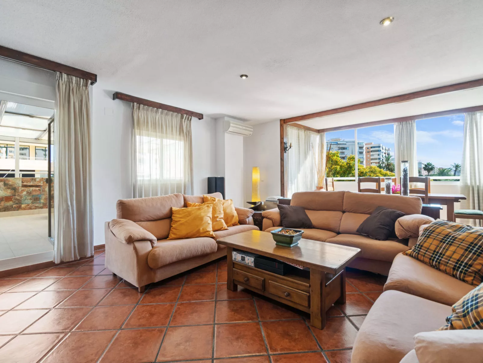 EssensacionesHome / Los Almendros-Inside
