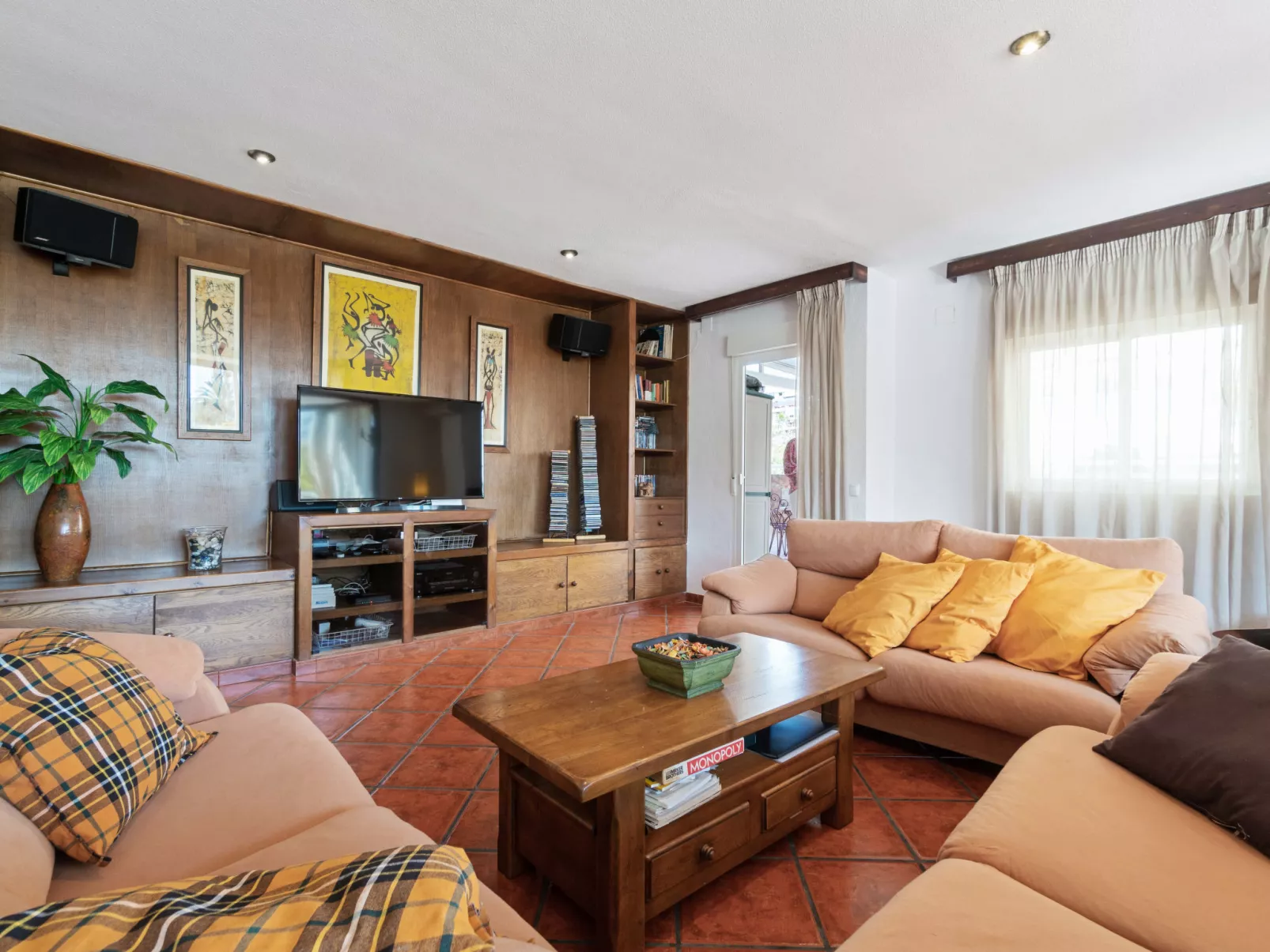 EssensacionesHome / Los Almendros-Inside