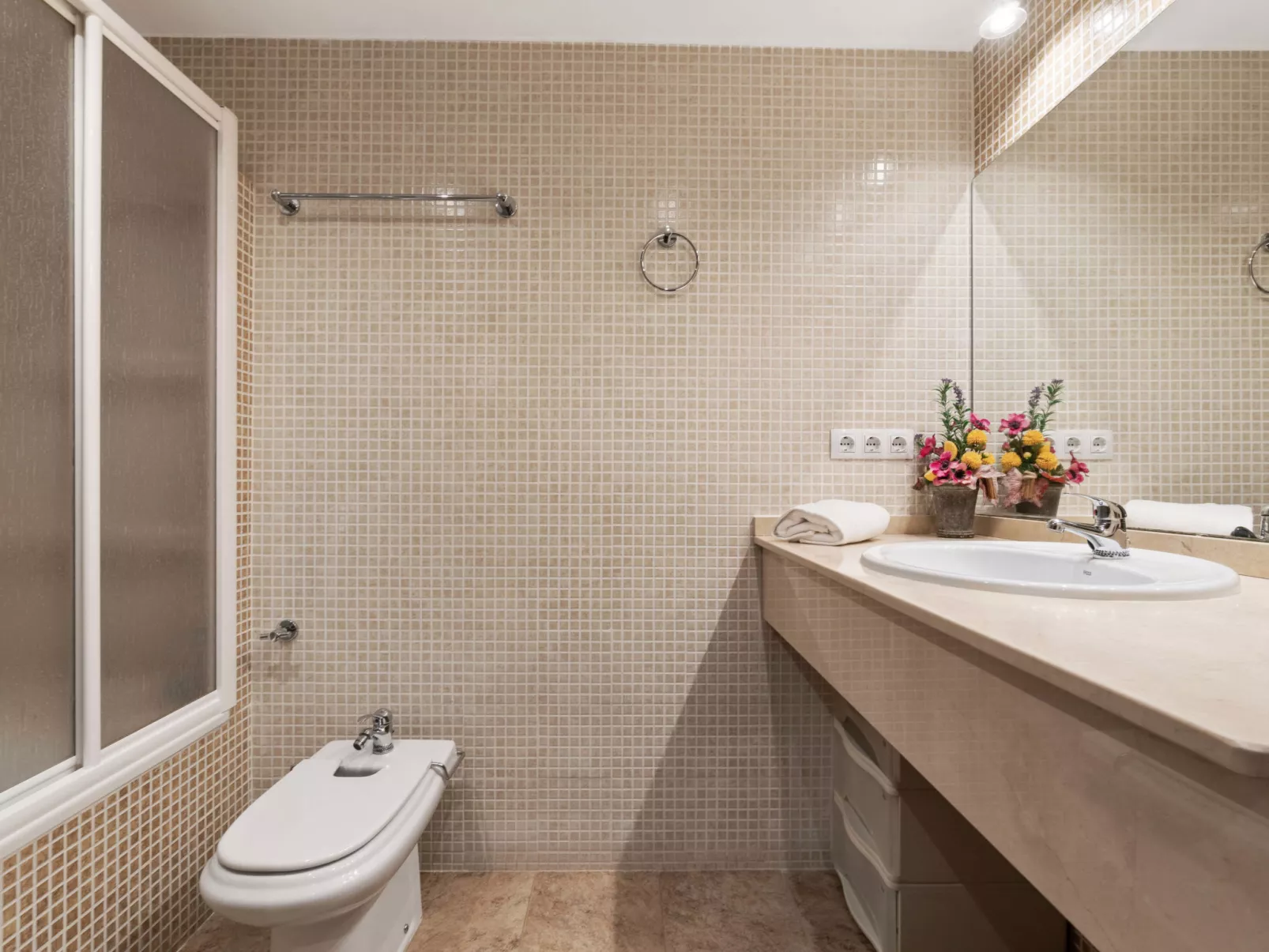 EssensacionesHome / Los Almendros-Inside