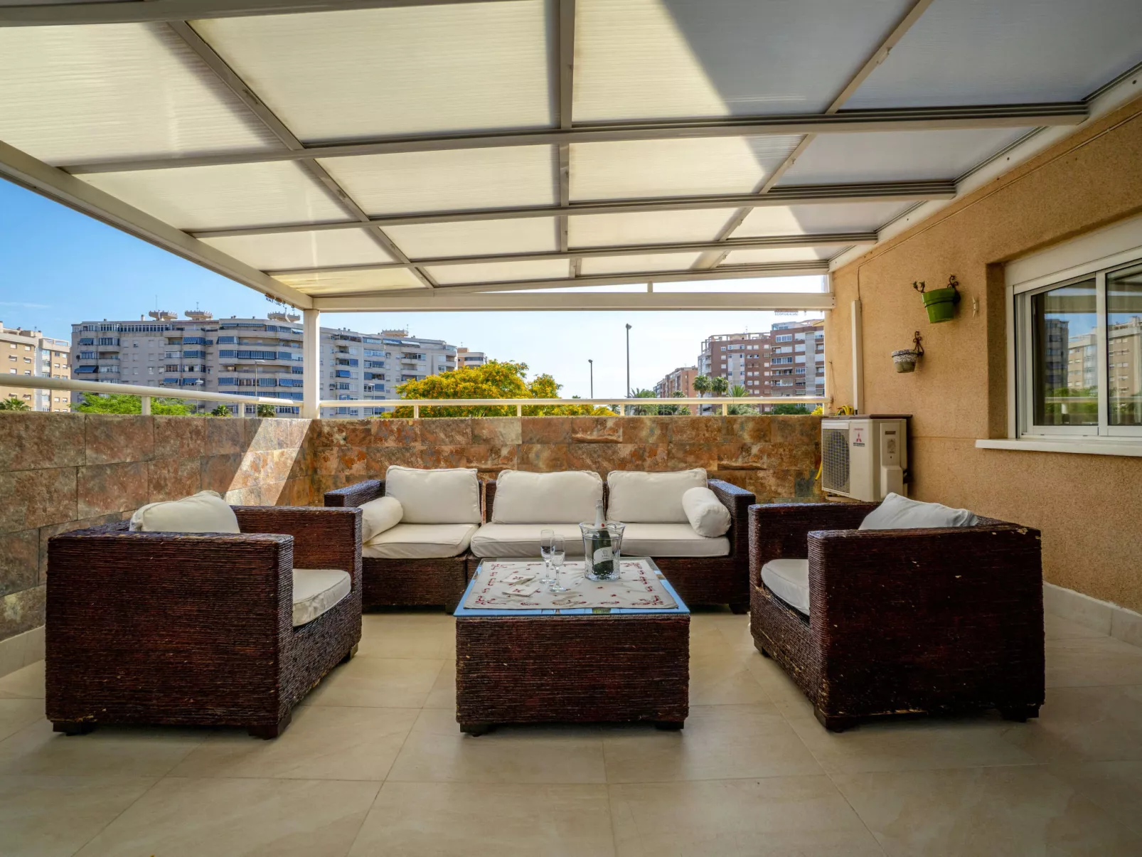 EssensacionesHome / Los Almendros-Outside
