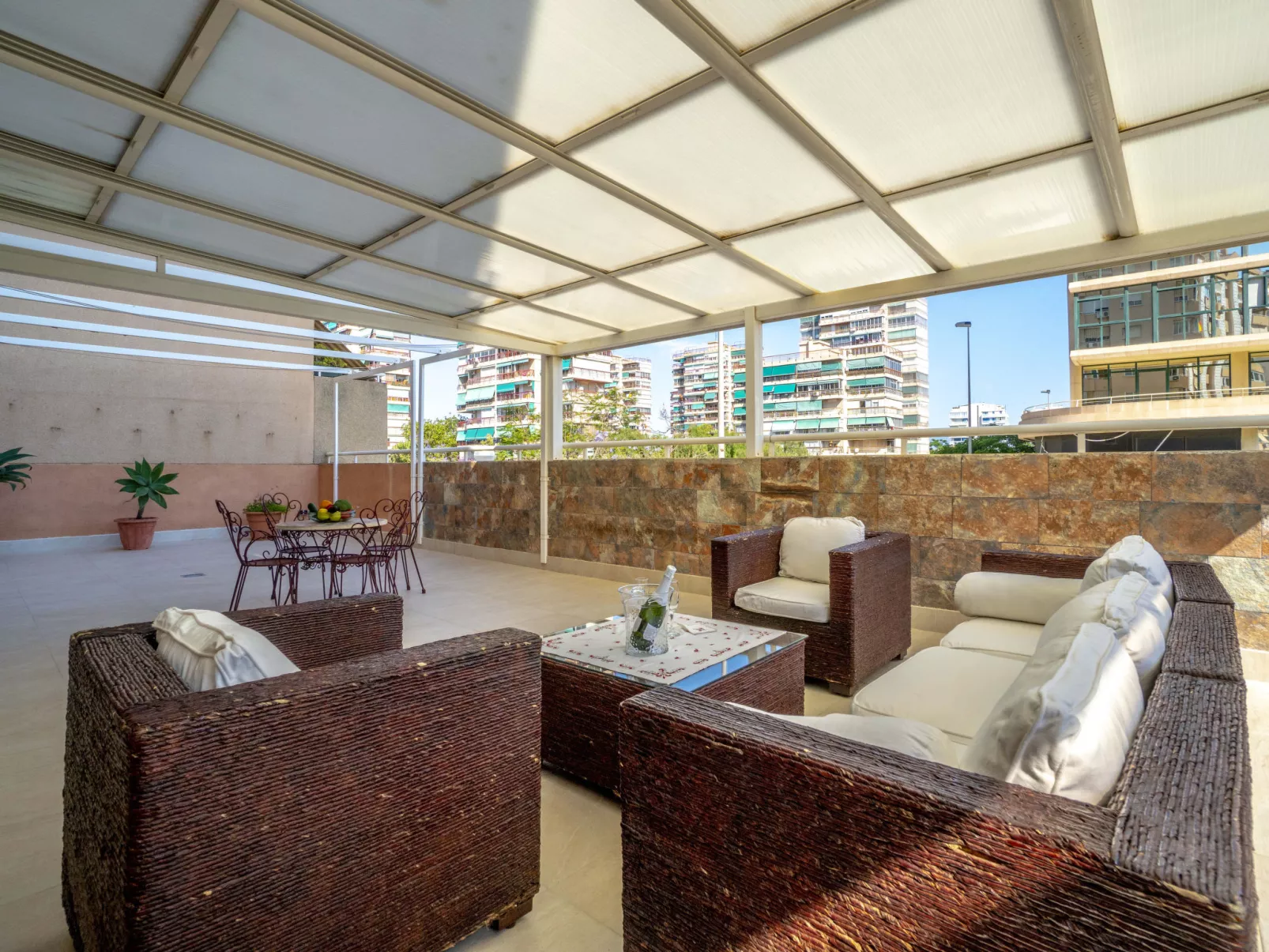 EssensacionesHome / Los Almendros-Outside