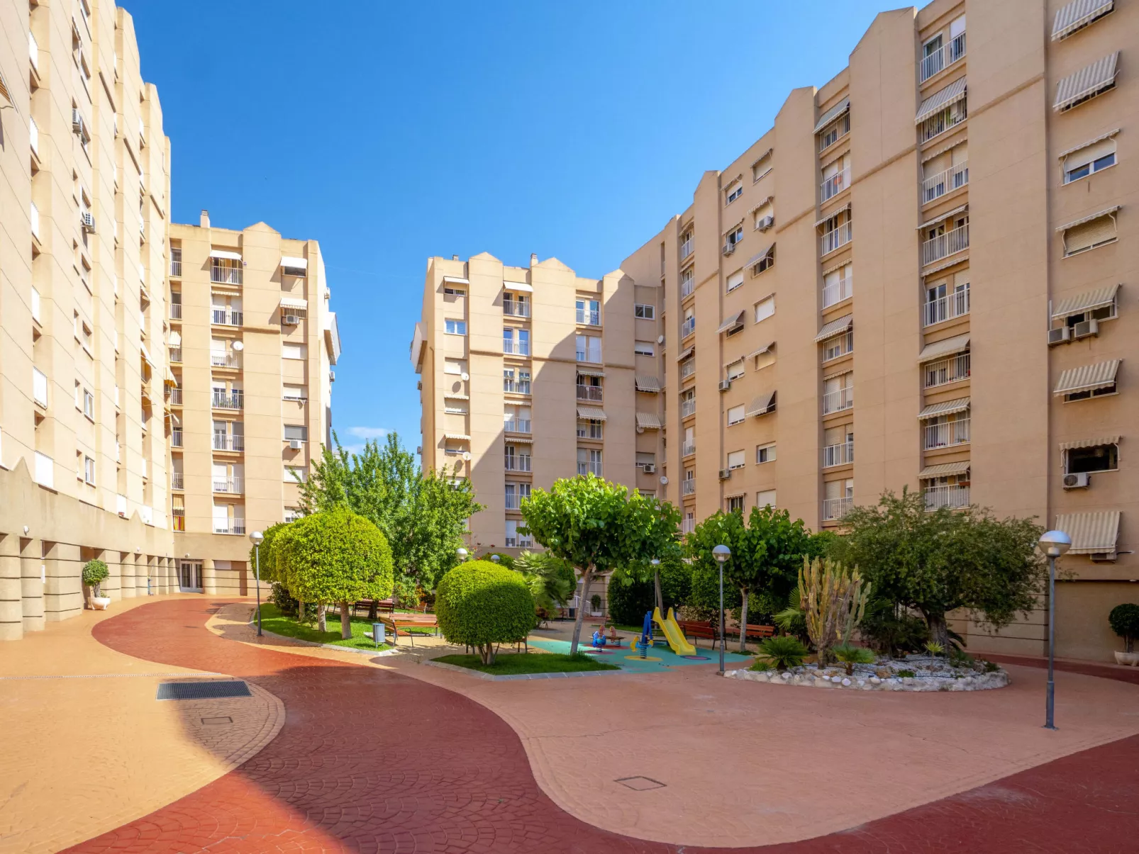 EssensacionesHome / Los Almendros-Outside